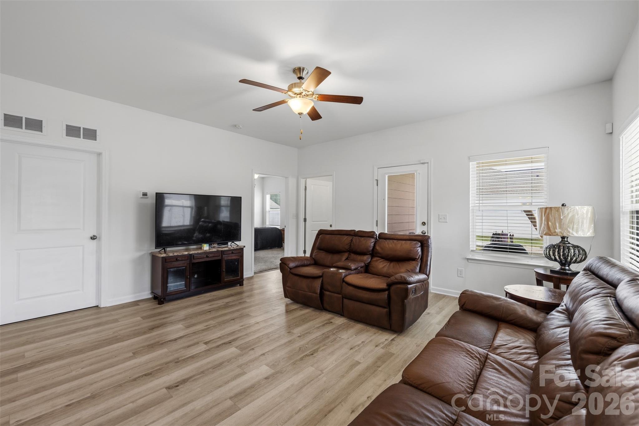 3200 Hickory Grove Drive Property Photo 11