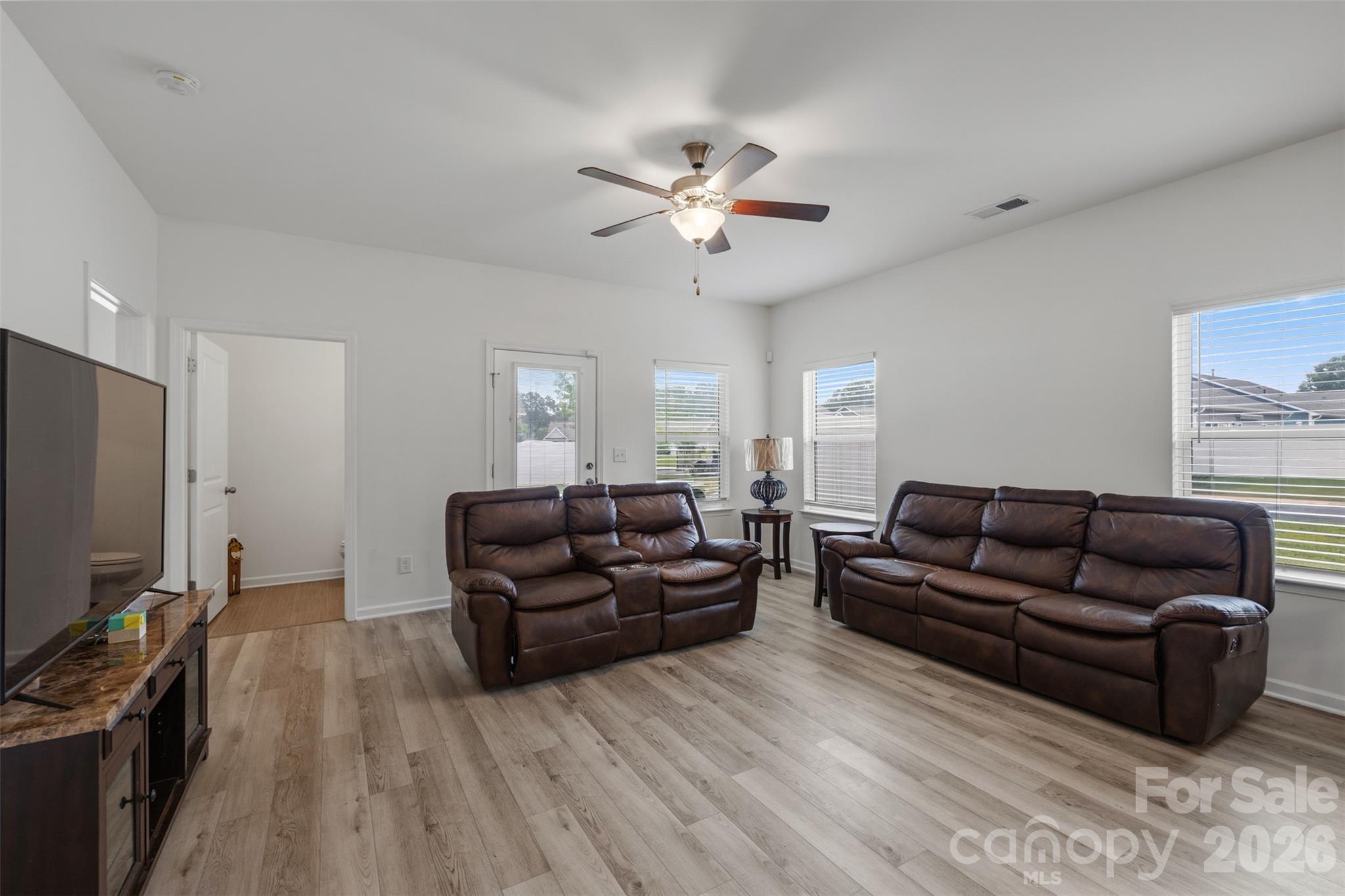 3200 Hickory Grove Drive Property Photo 12