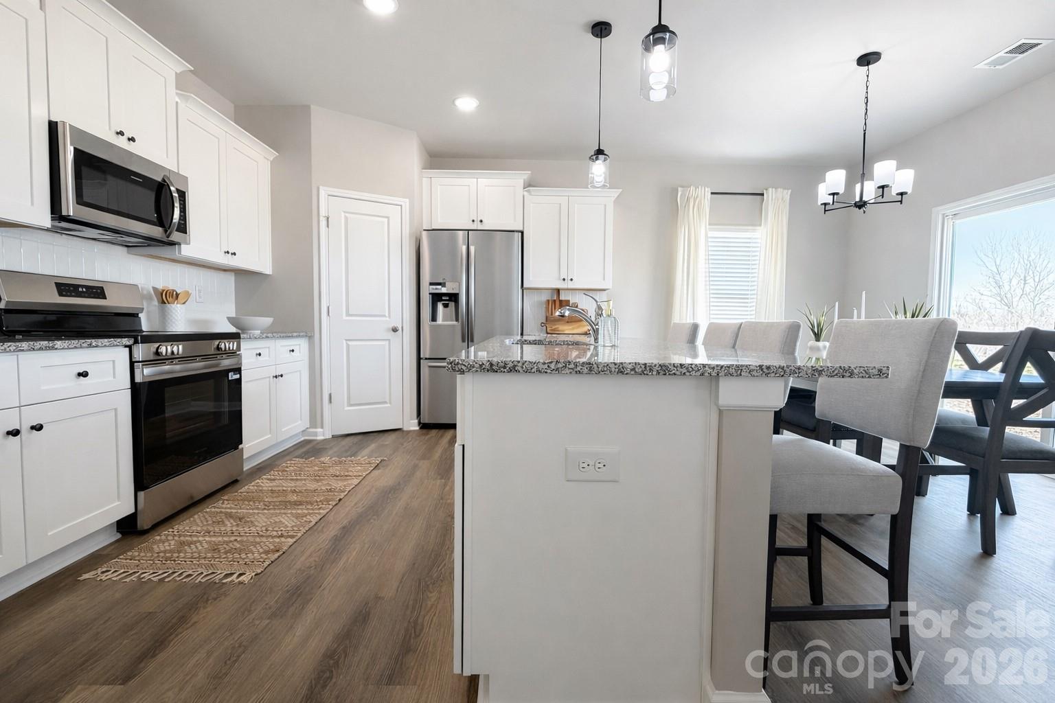 220 Roxanna Court Property Photo 1
