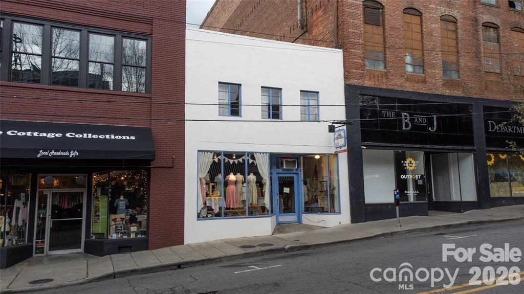 28 N Lexington Avenue Property Photo 2