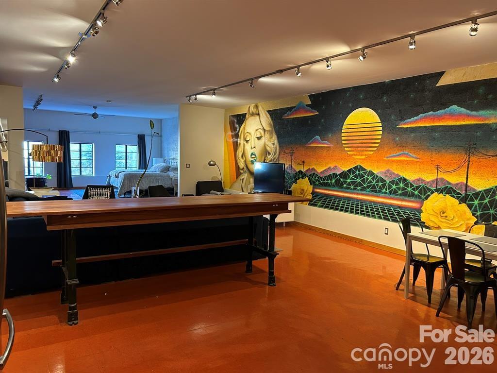 28 N Lexington Avenue Property Photo 5