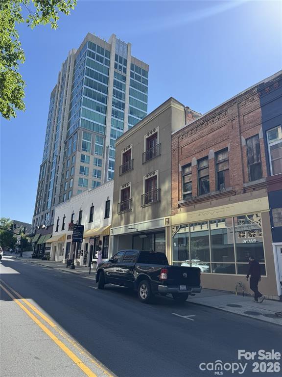 24 N Lexington Avenue Property Photo 1