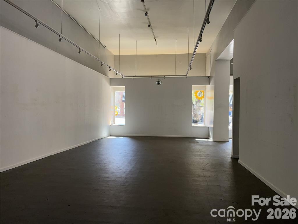 24 N Lexington Avenue Property Photo 3