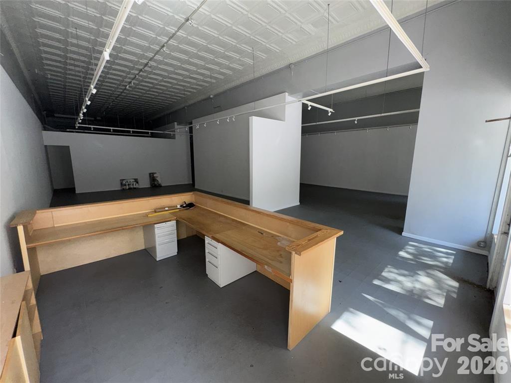 24 N Lexington Avenue Property Photo 4