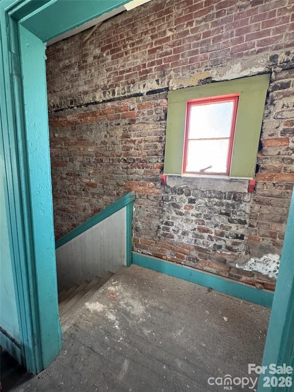 24 N Lexington Avenue Property Photo 9