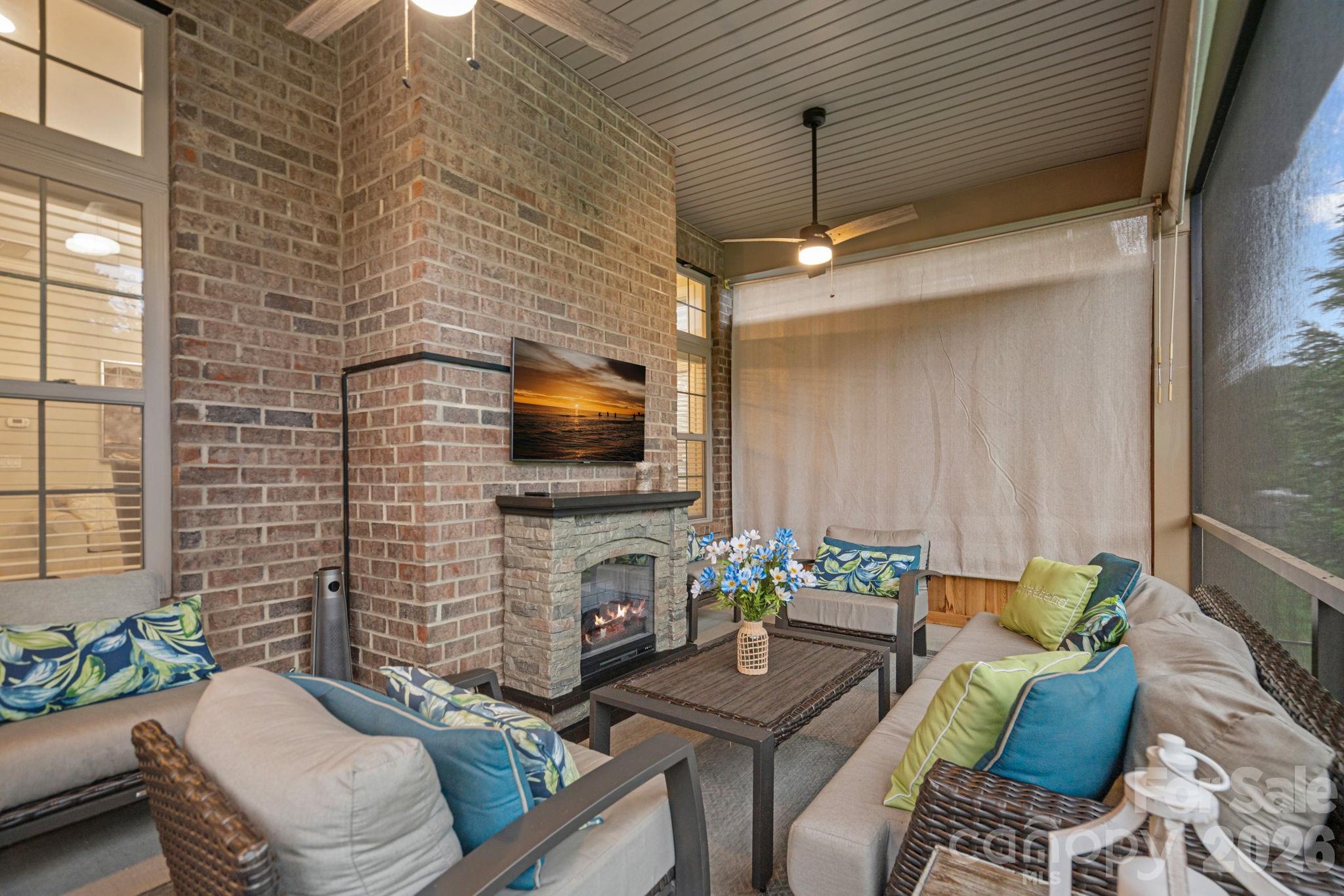 8211 Caesars Head Drive Property Photo 6