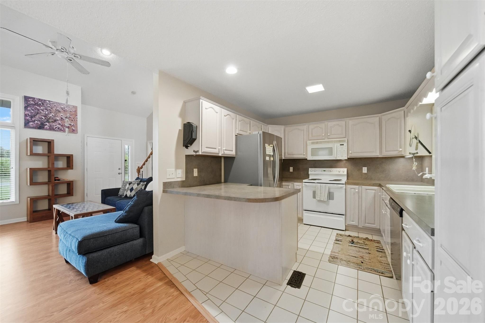 192 Reese Loop Property Photo 9