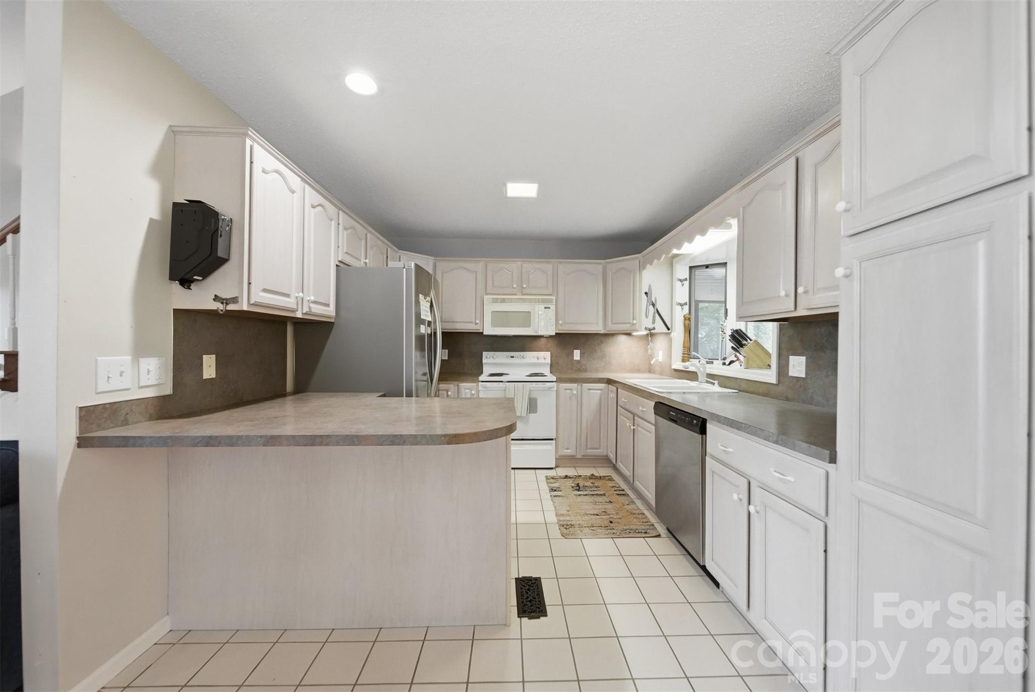192 Reese Loop Property Photo 10