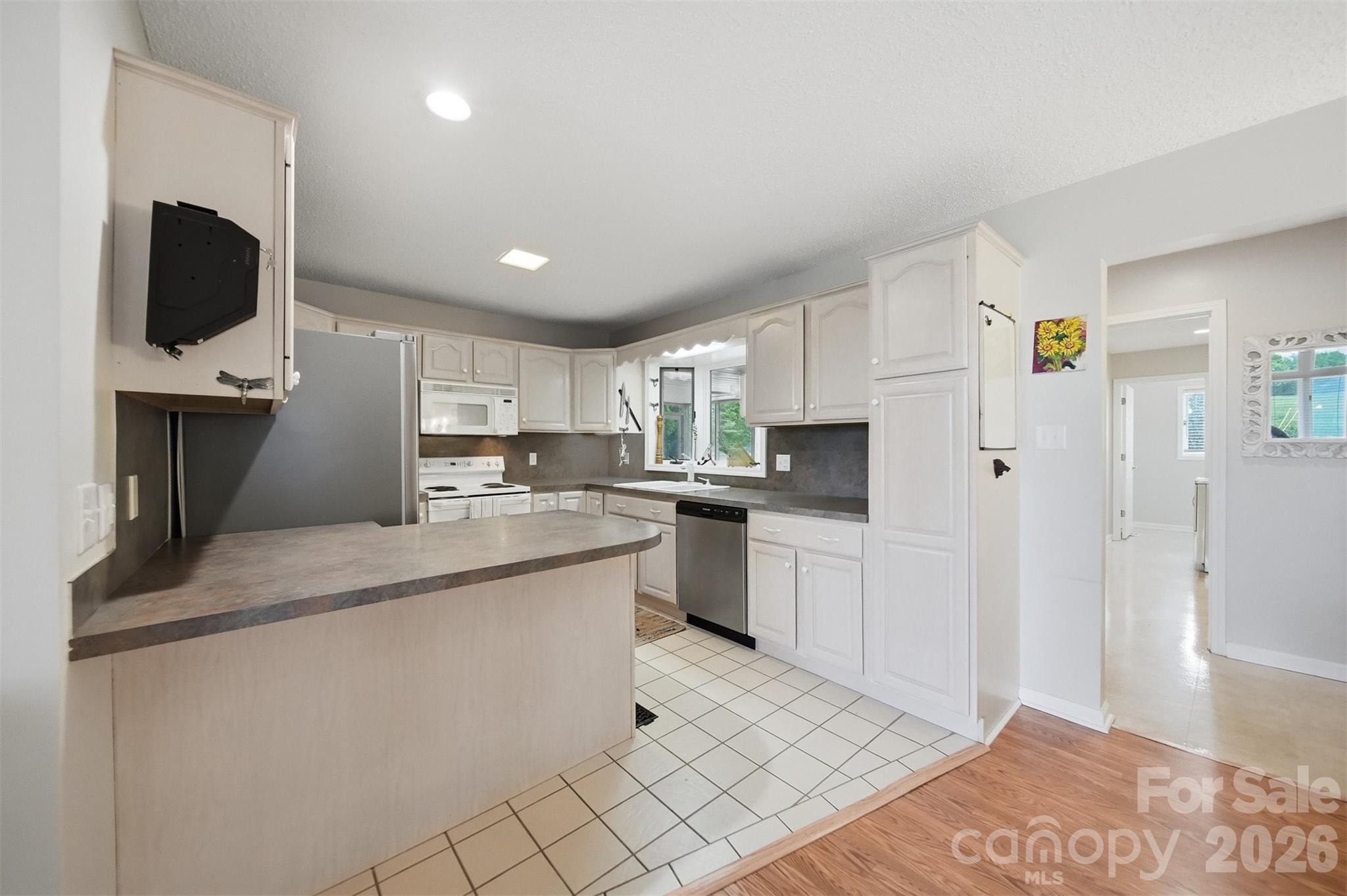 192 Reese Loop Property Photo 11