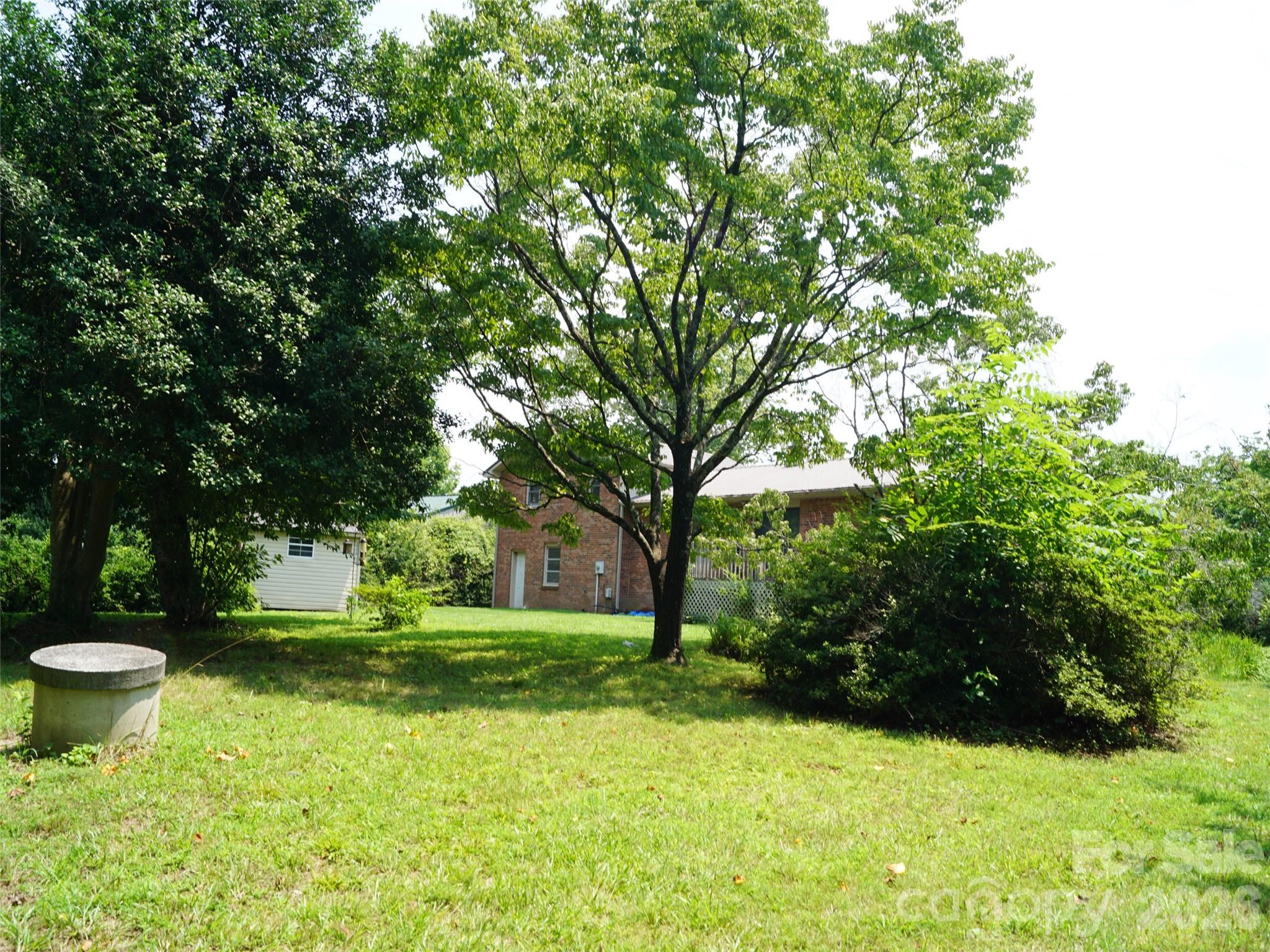 887 Upward Road Property Photo 8