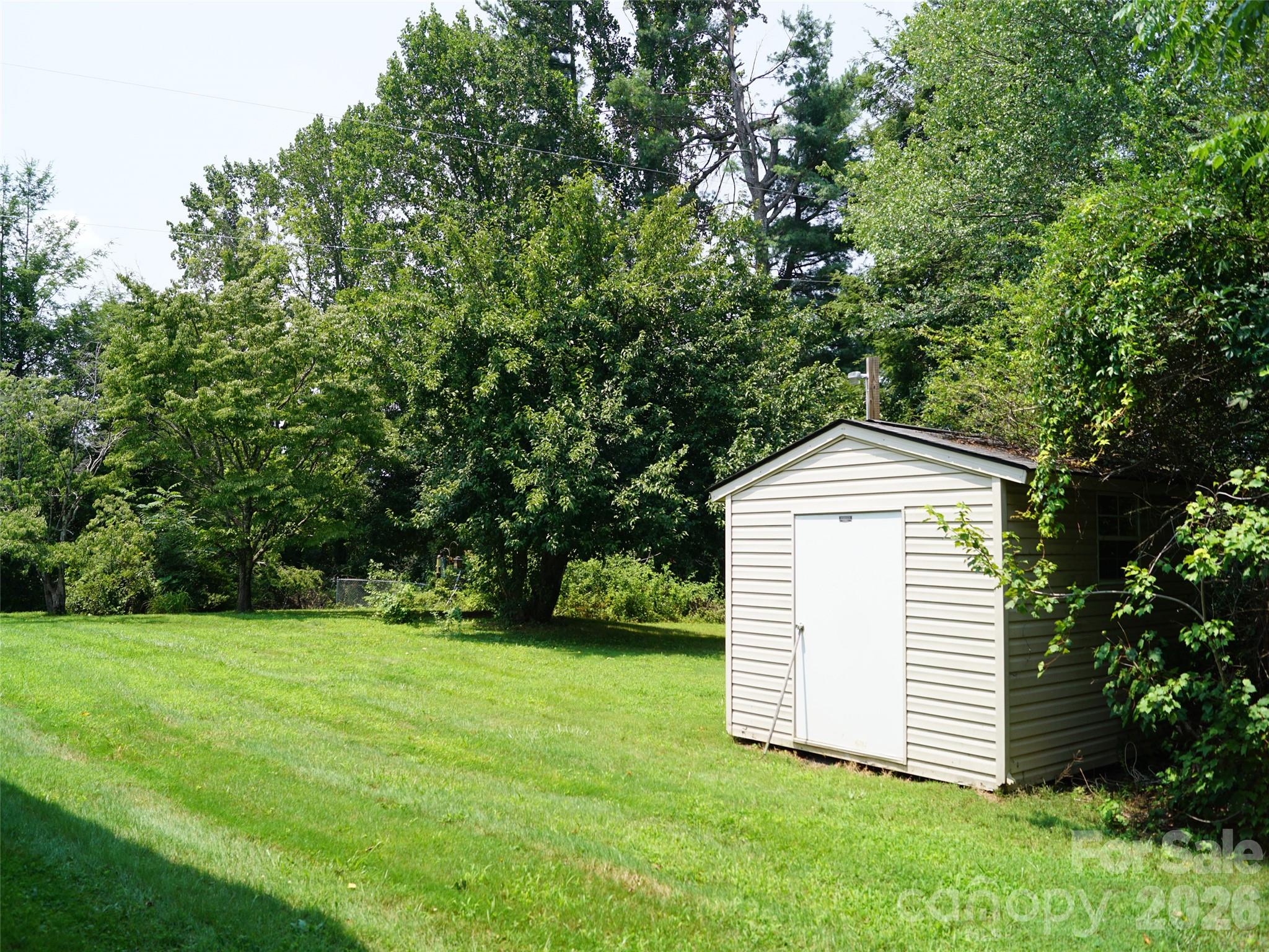 887 Upward Road Property Photo 11
