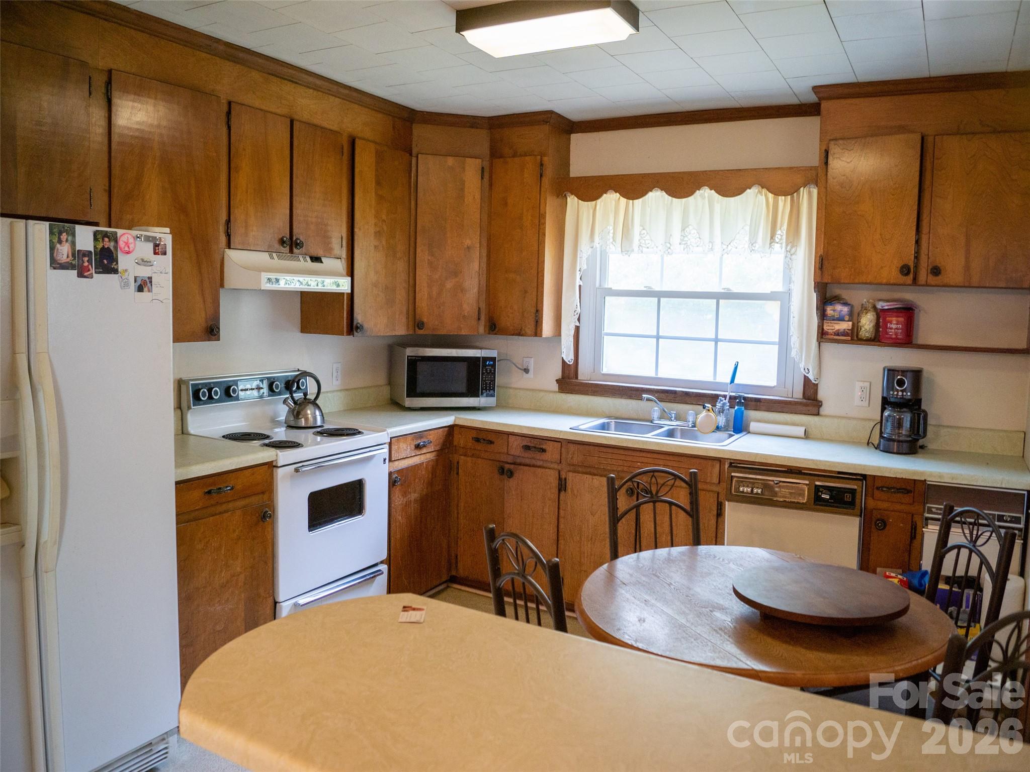 887 Upward Road Property Photo 12