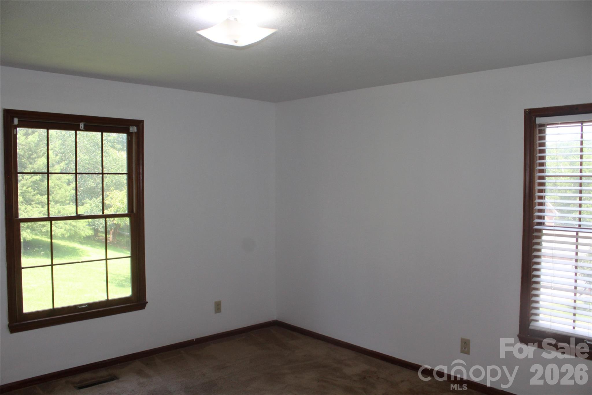 205 Inglewood Drive Property Photo 8