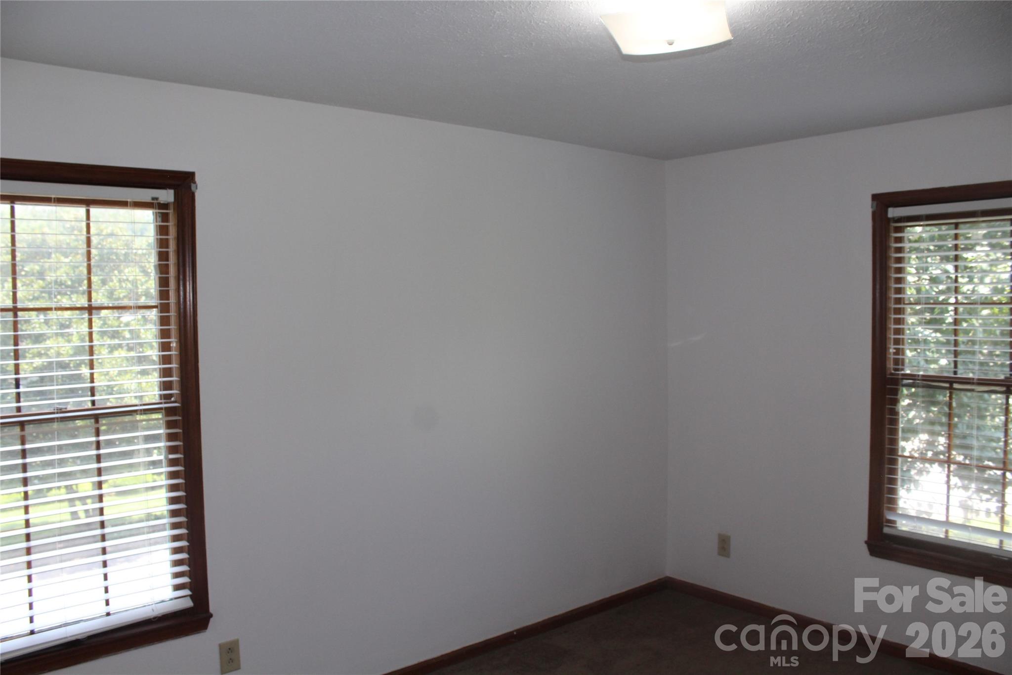 205 Inglewood Drive Property Photo 14
