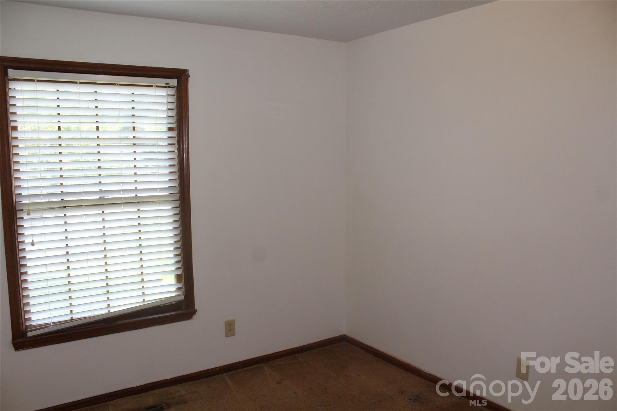 205 Inglewood Drive Property Photo 15