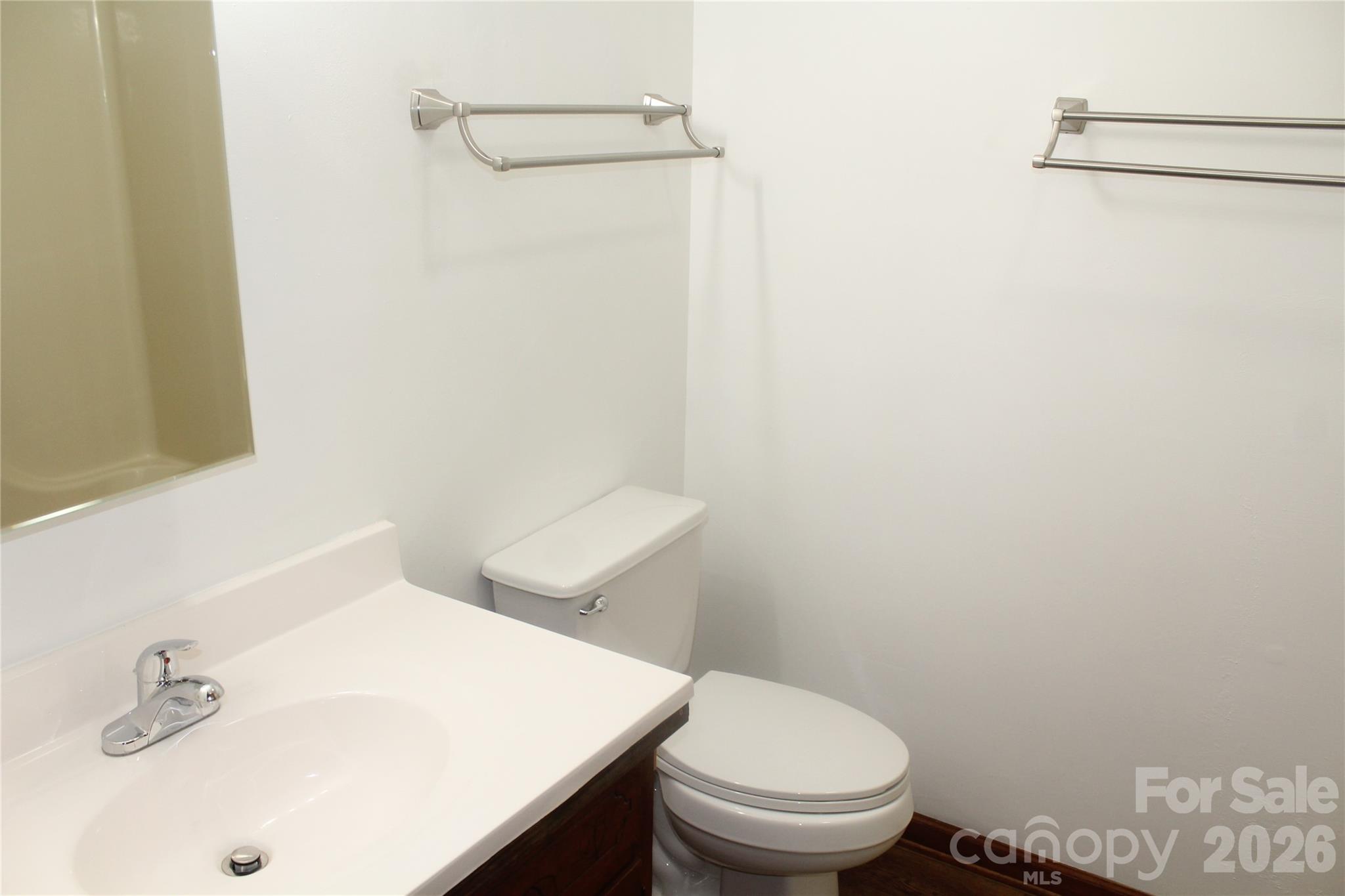 205 Inglewood Drive Property Photo 16