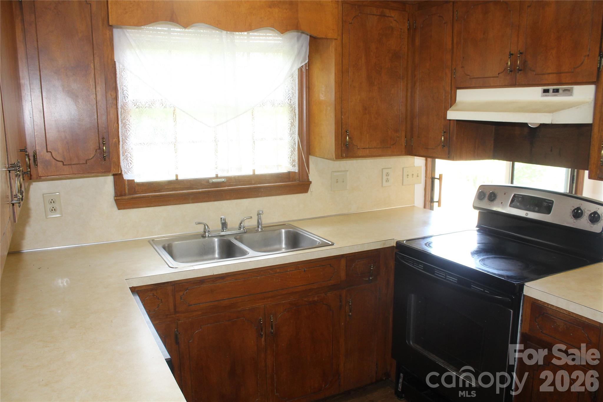 205 Inglewood Drive Property Photo 19