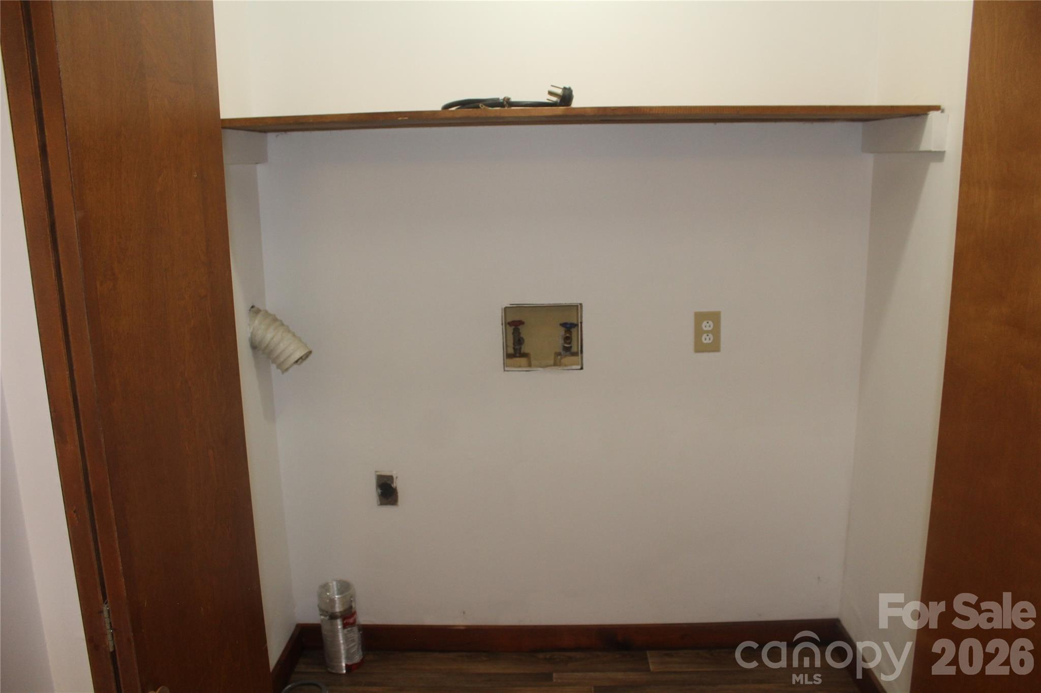 205 Inglewood Drive Property Photo 25