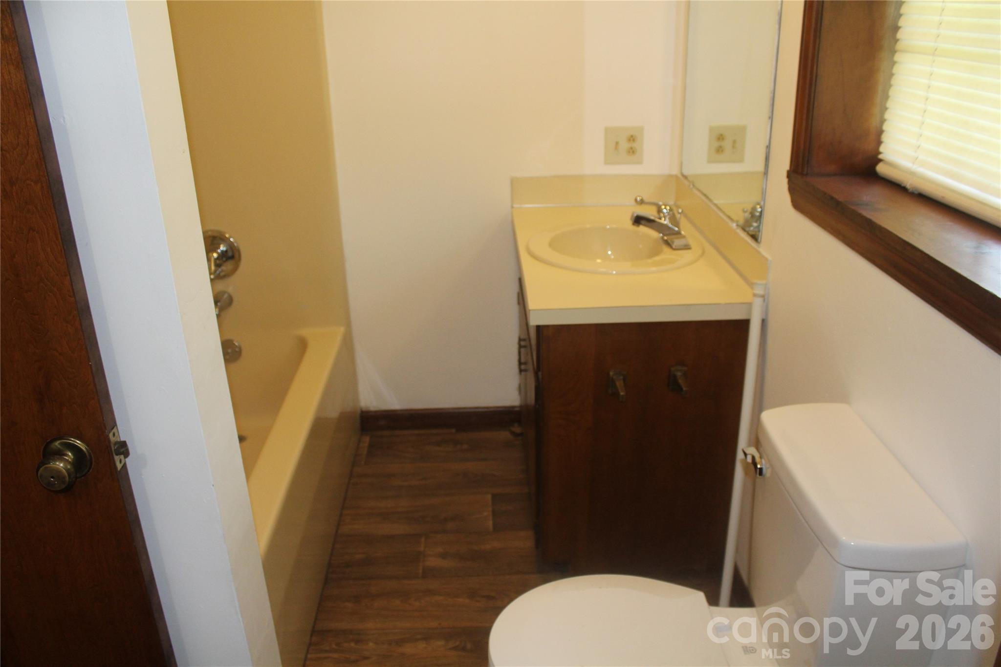 205 Inglewood Drive Property Photo 26