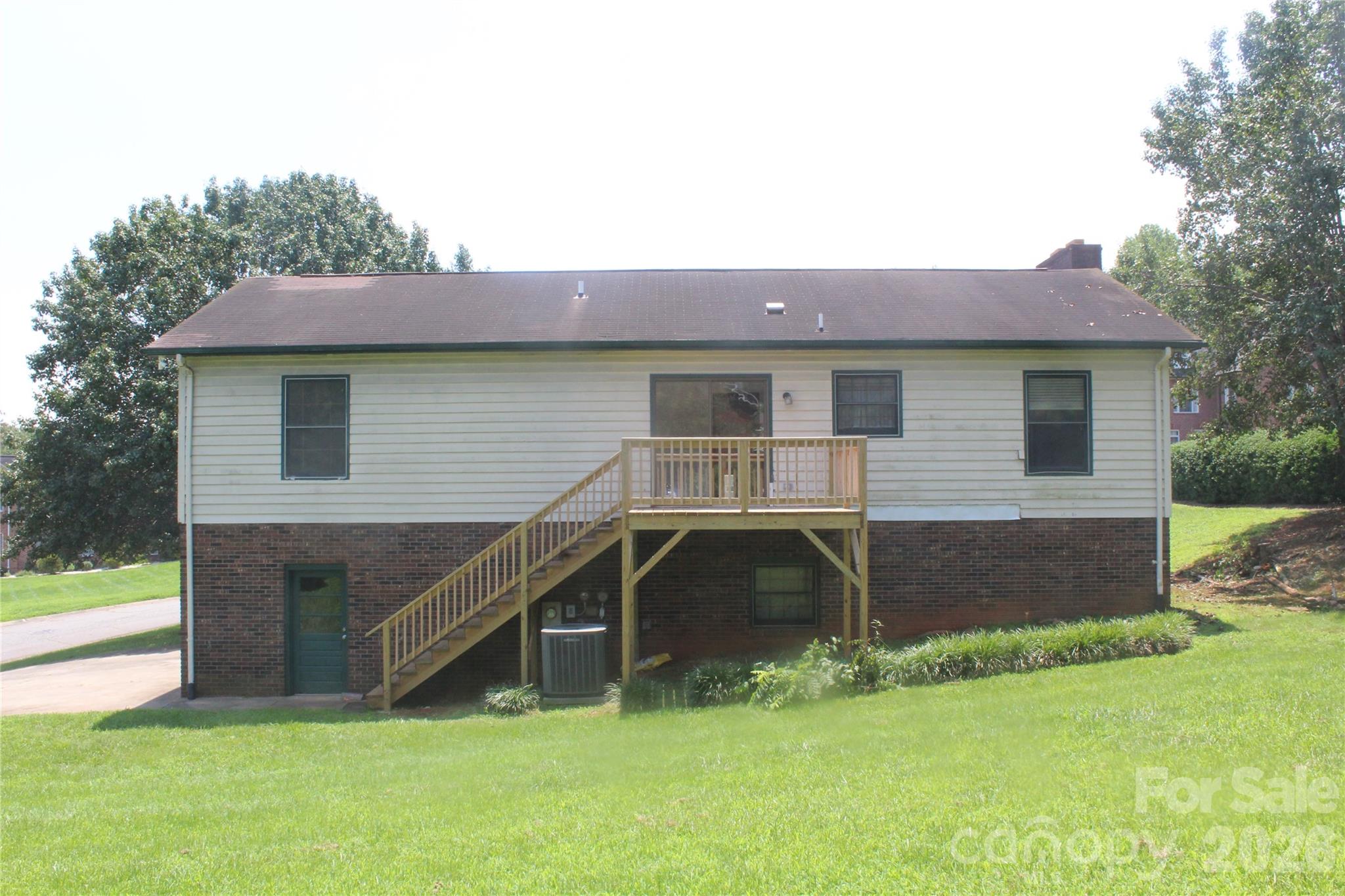 205 Inglewood Drive Property Photo 32
