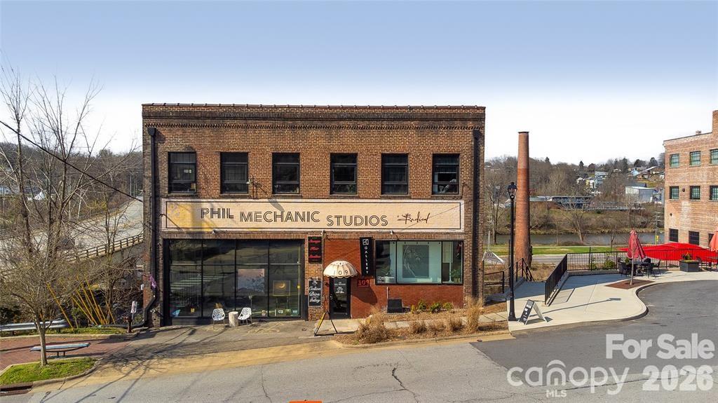 109 Roberts Street Property Photo 1
