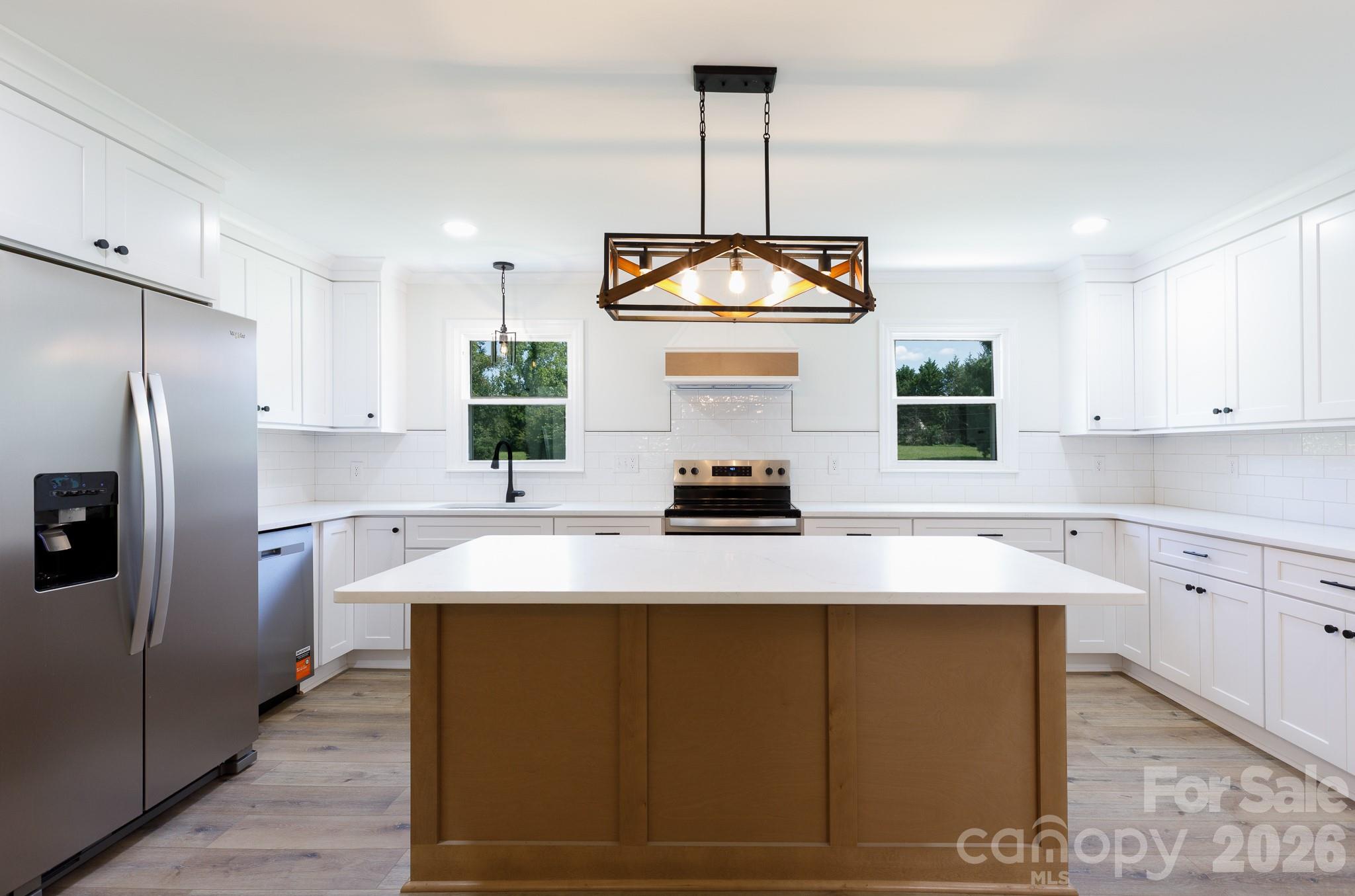 1560 Meadowdale Road Property Photo 6