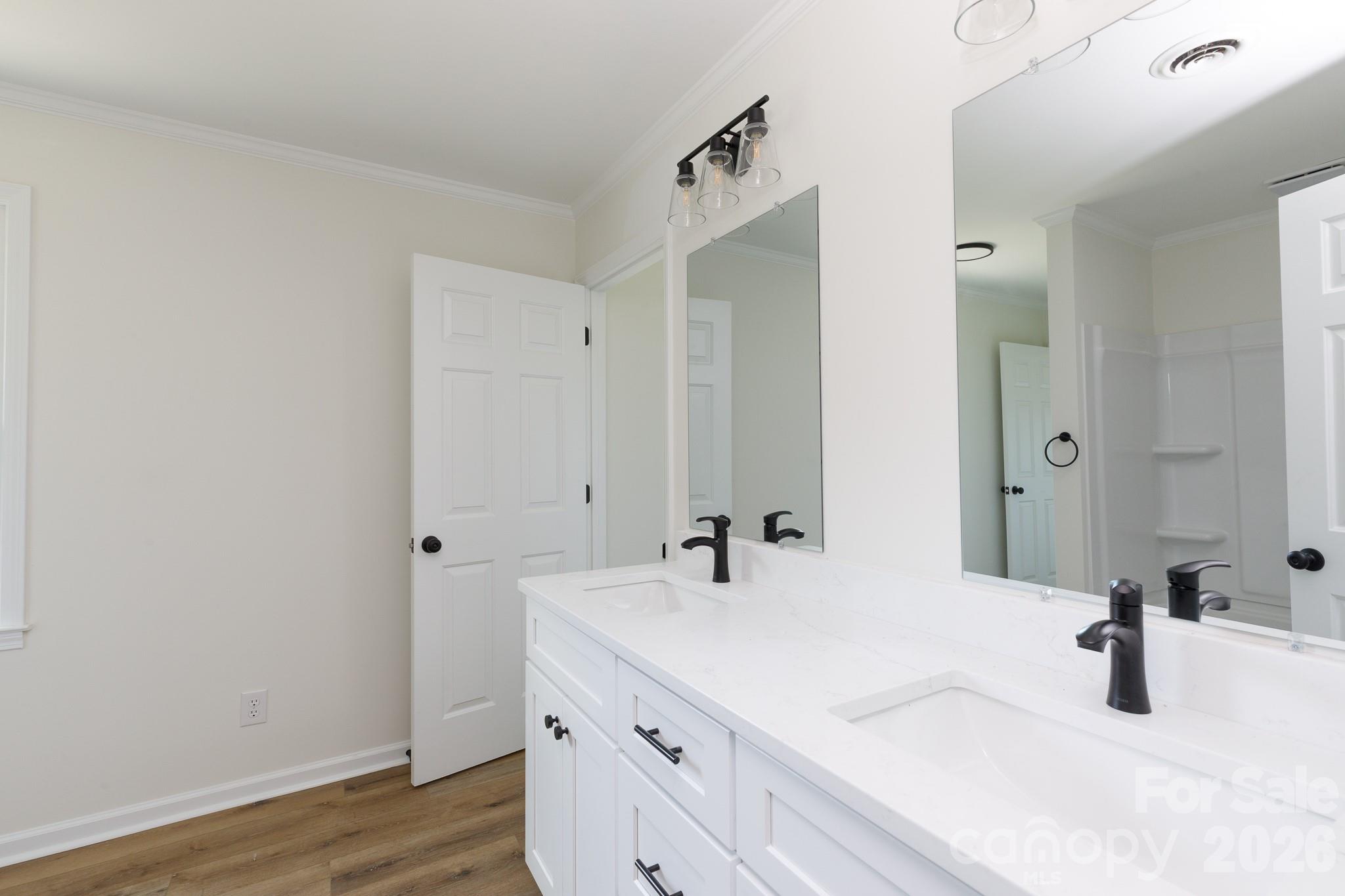 1560 Meadowdale Road Property Photo 15