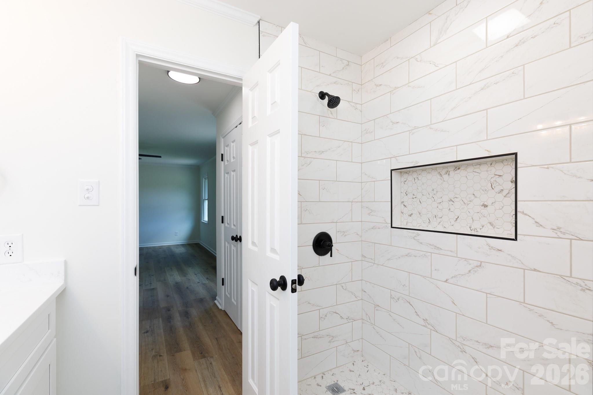 1560 Meadowdale Road Property Photo 18