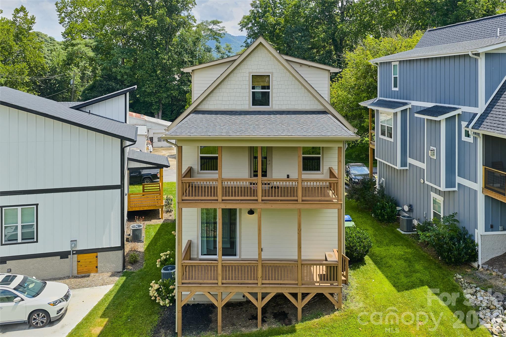 9 Hilldale Road Property Photo 6