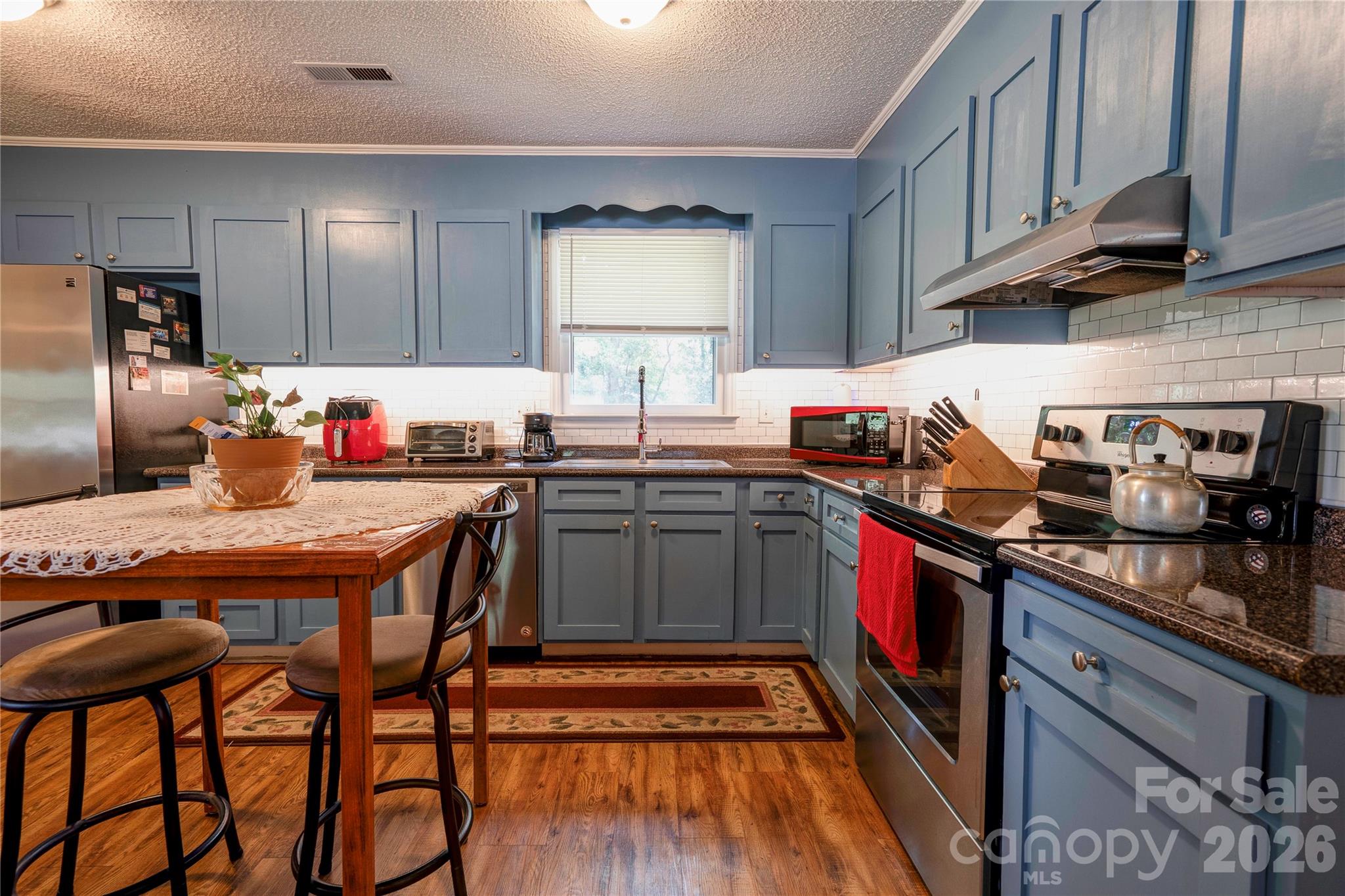 1014 Yancey Street Property Photo 6