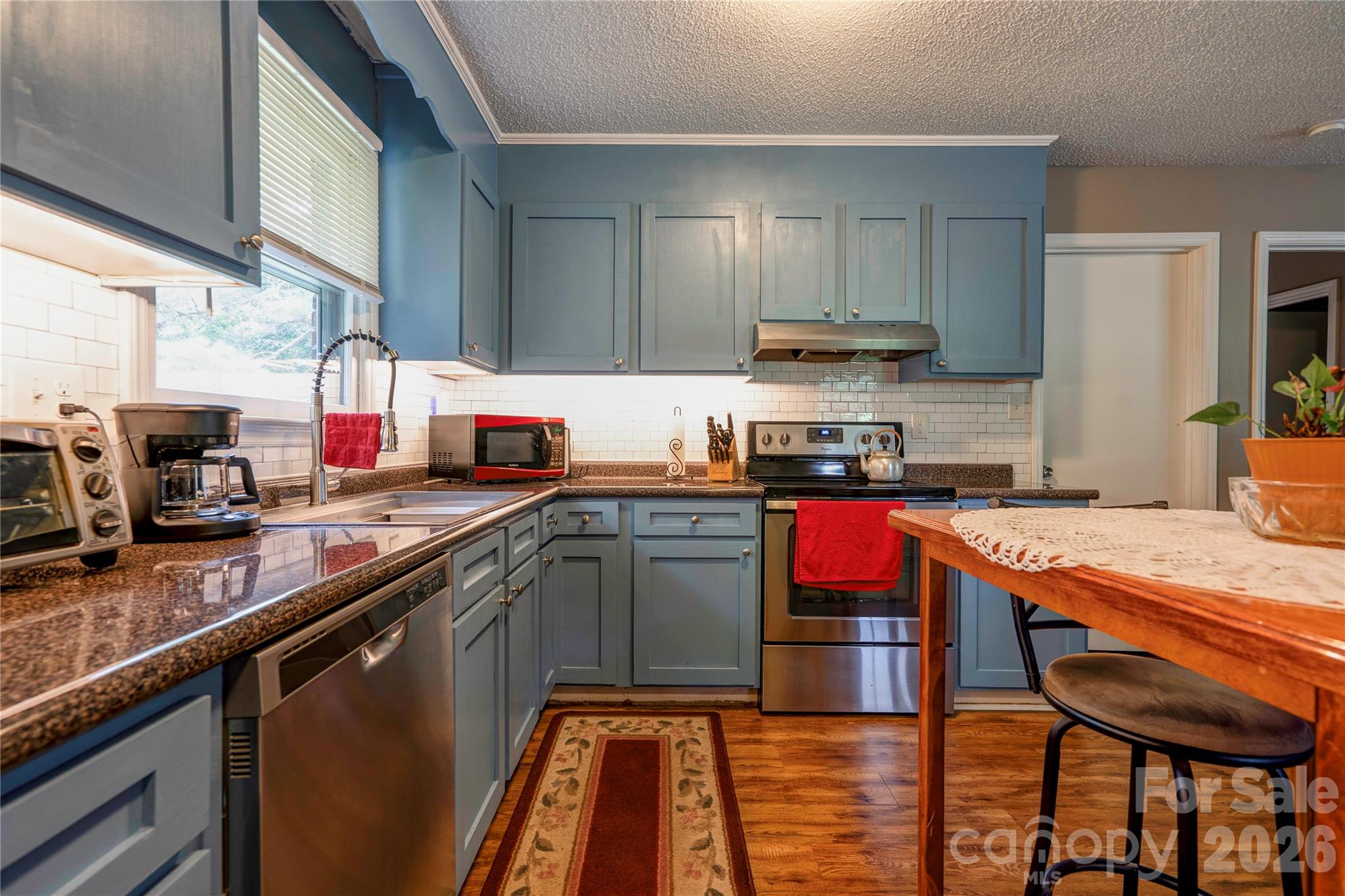 1014 Yancey Street Property Photo 8