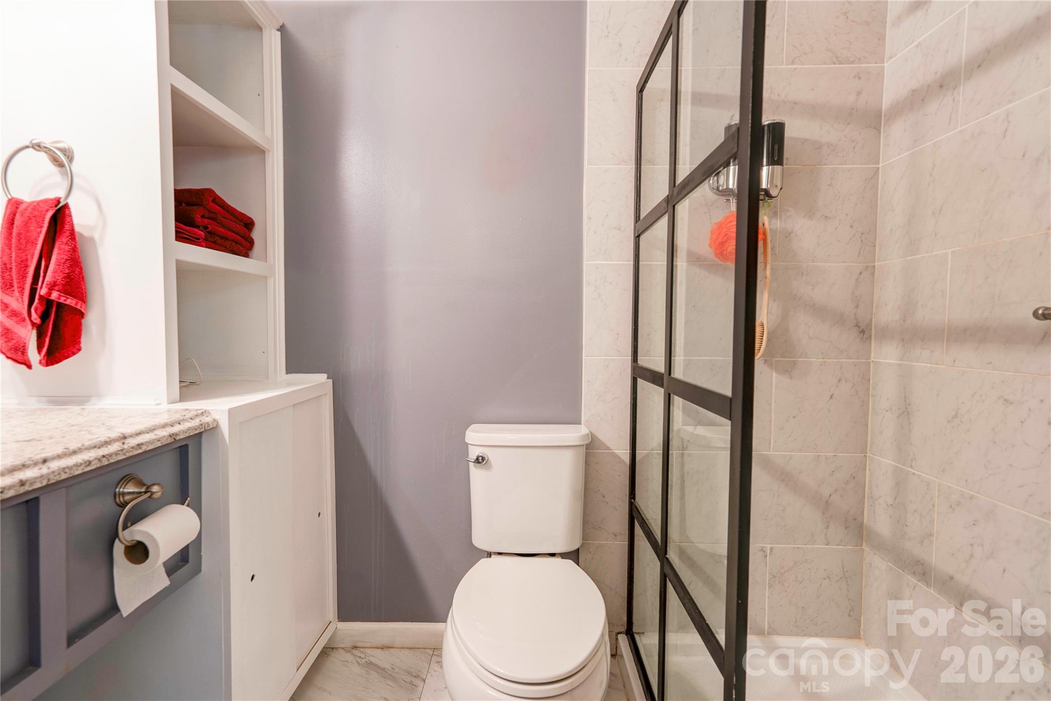 1014 Yancey Street Property Photo 15