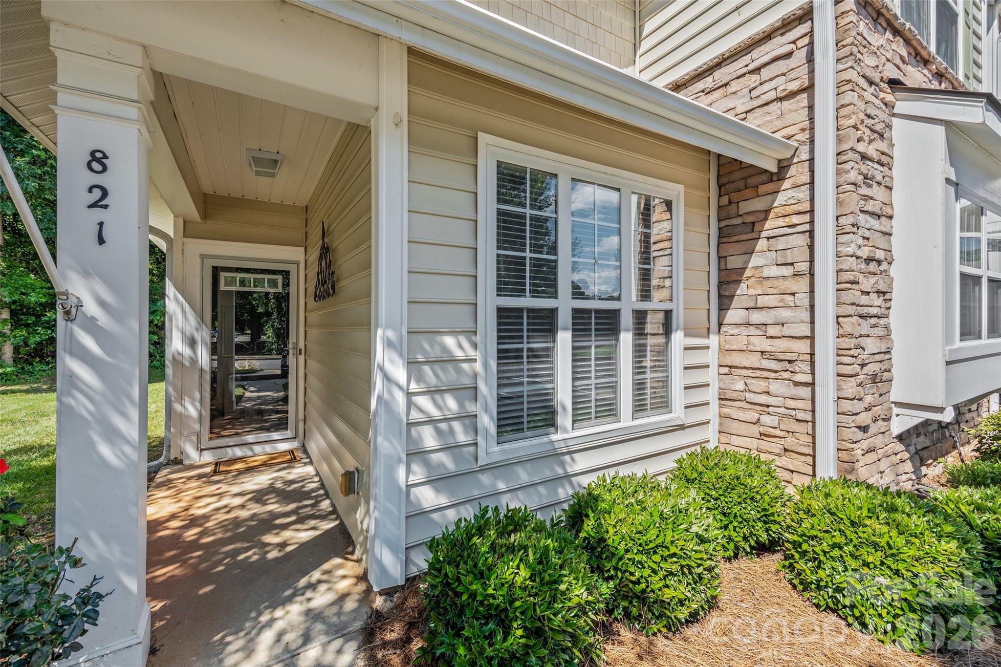 821 Lacebark Drive Property Photo 2