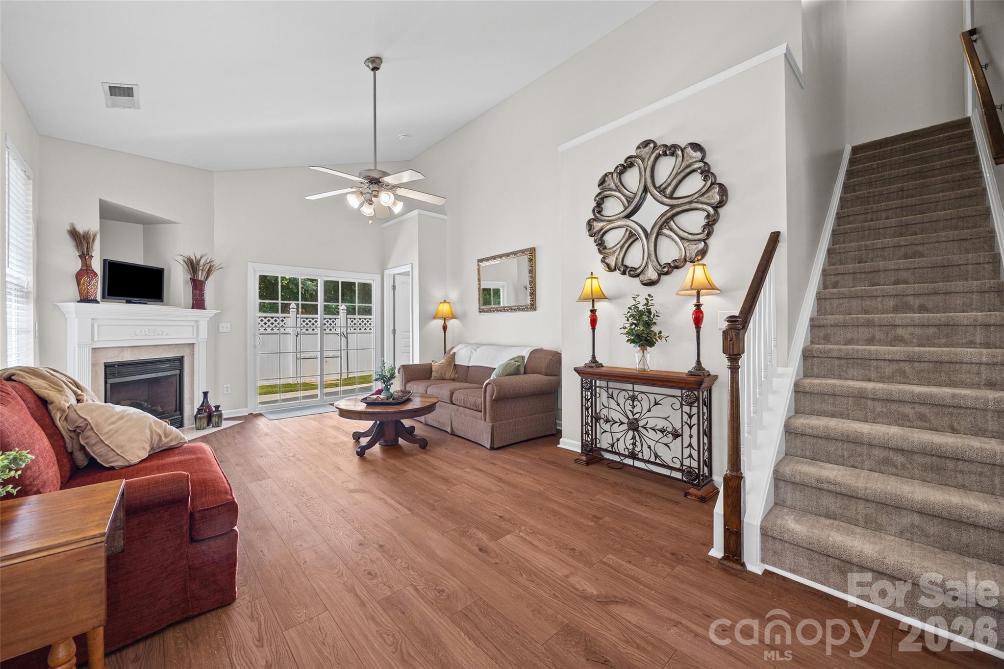 821 Lacebark Drive Property Photo 4