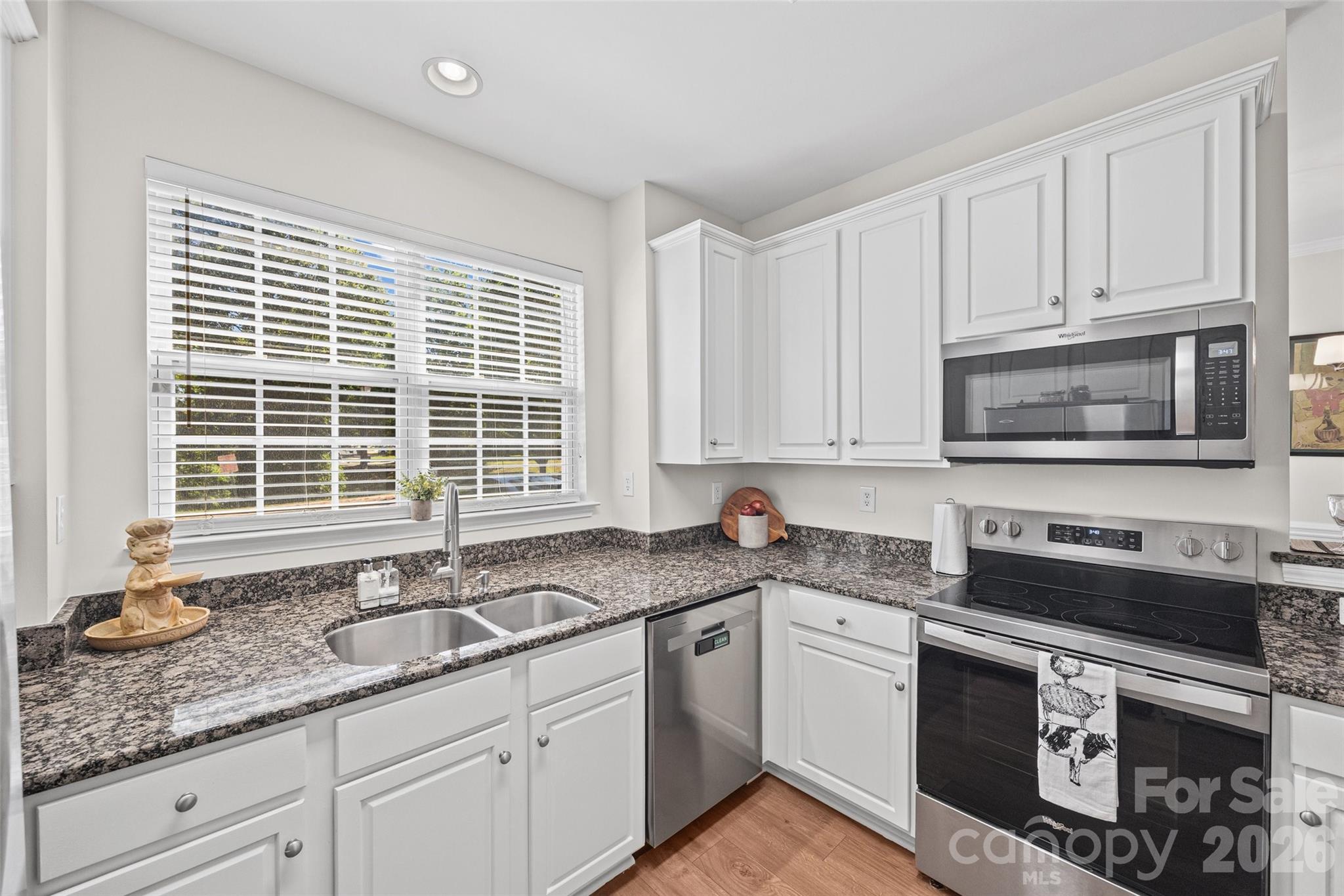 821 Lacebark Drive Property Photo 12