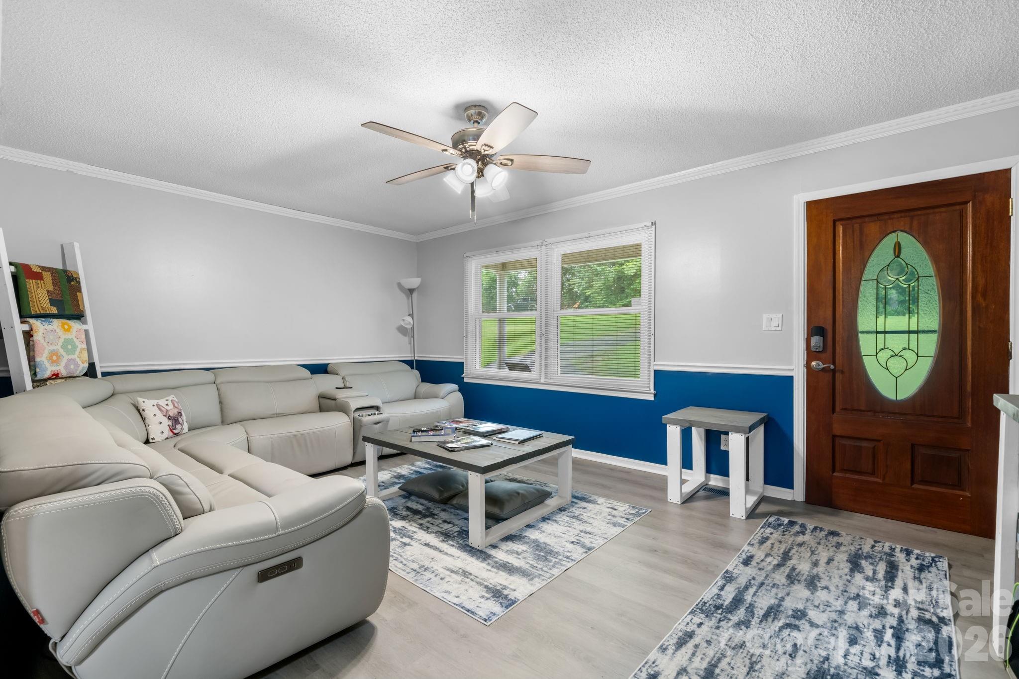 4690 Worth Place Property Photo 4