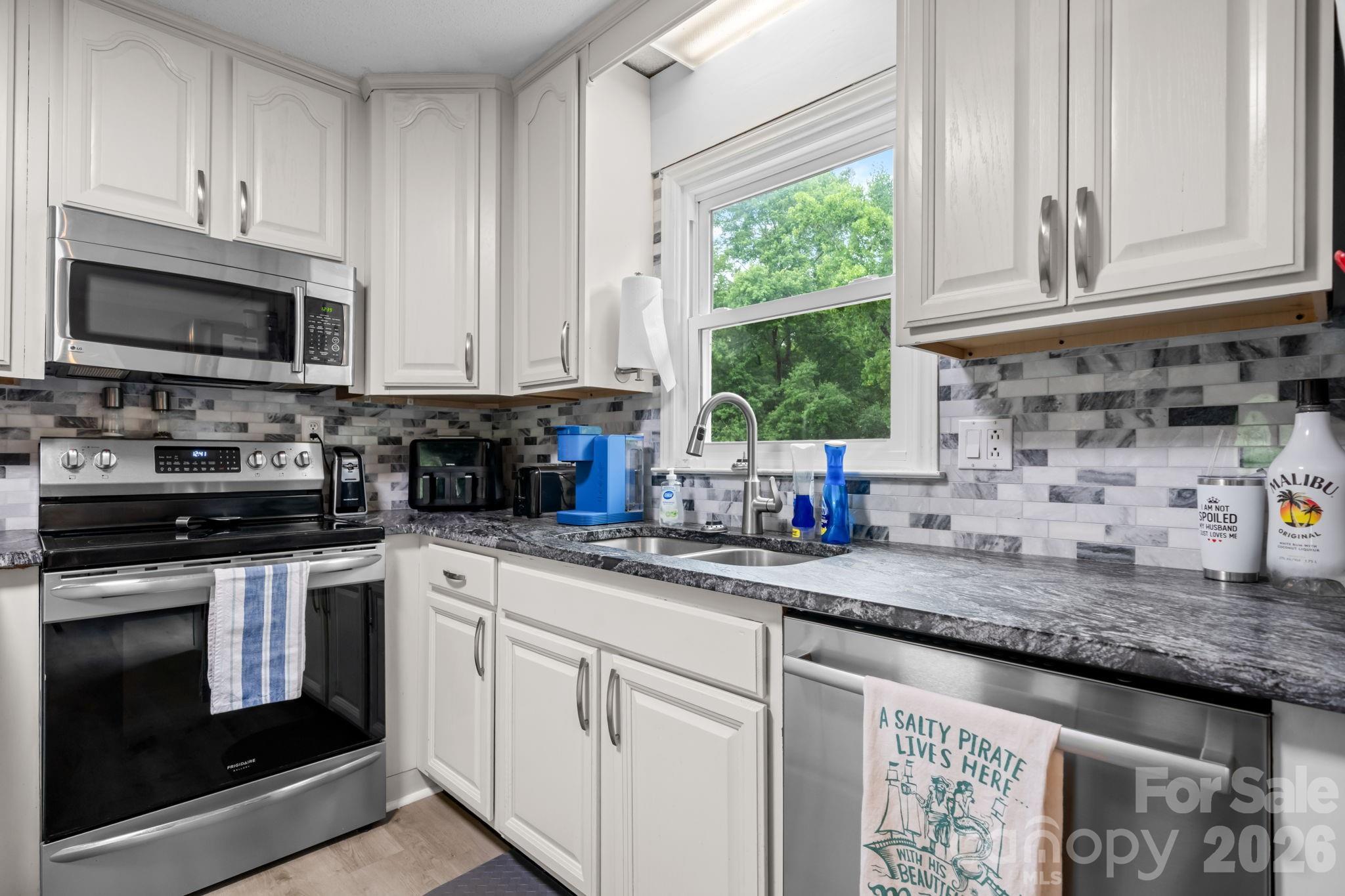 4690 Worth Place Property Photo 7
