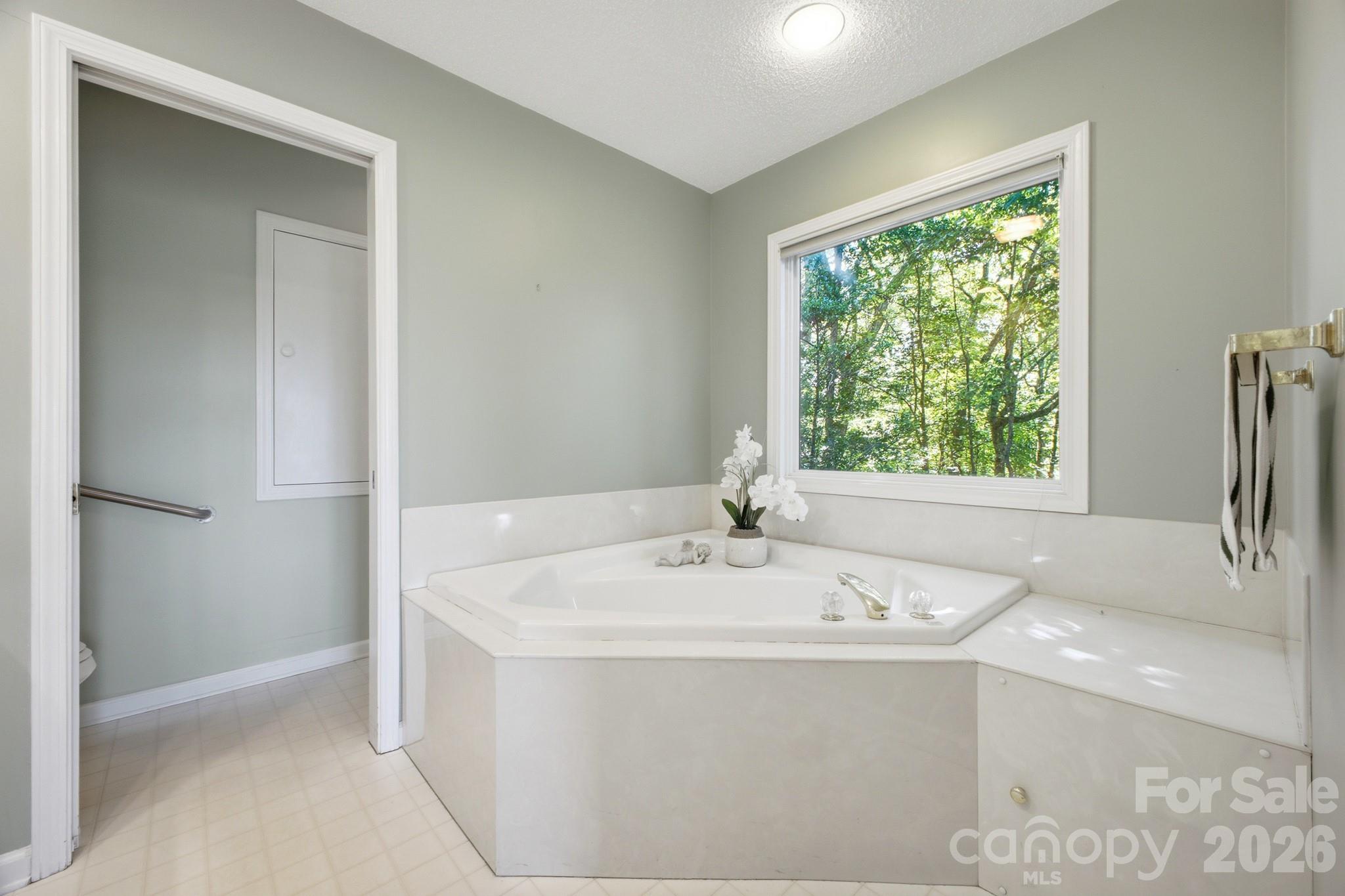 1870 Riverview Court Property Photo 19
