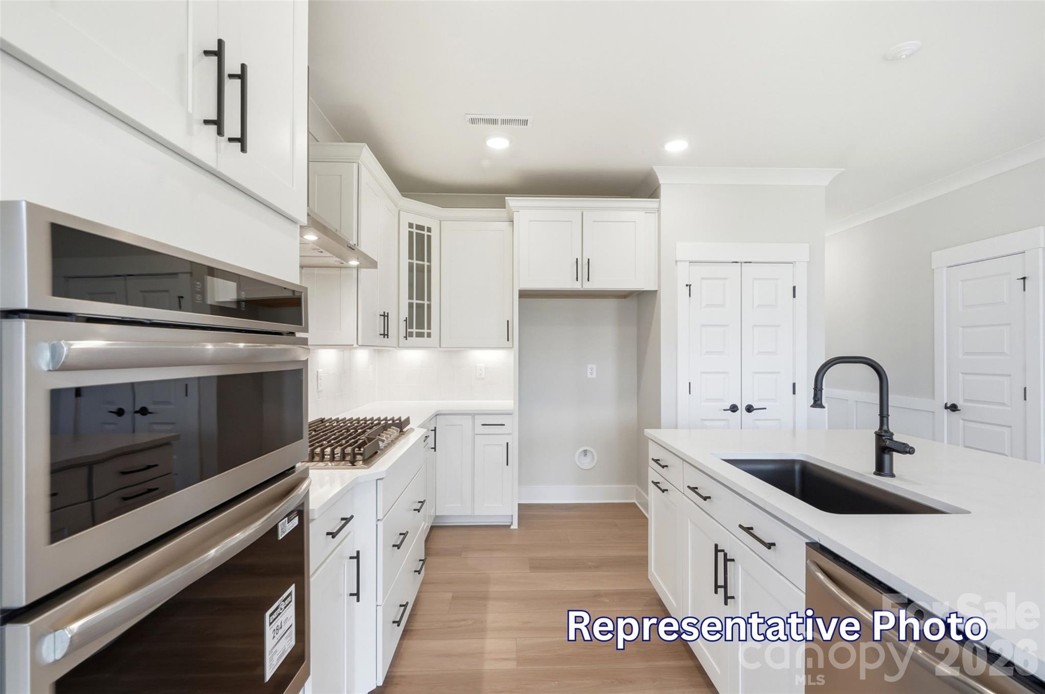 1072 Tradition Club Street Property Photo 17