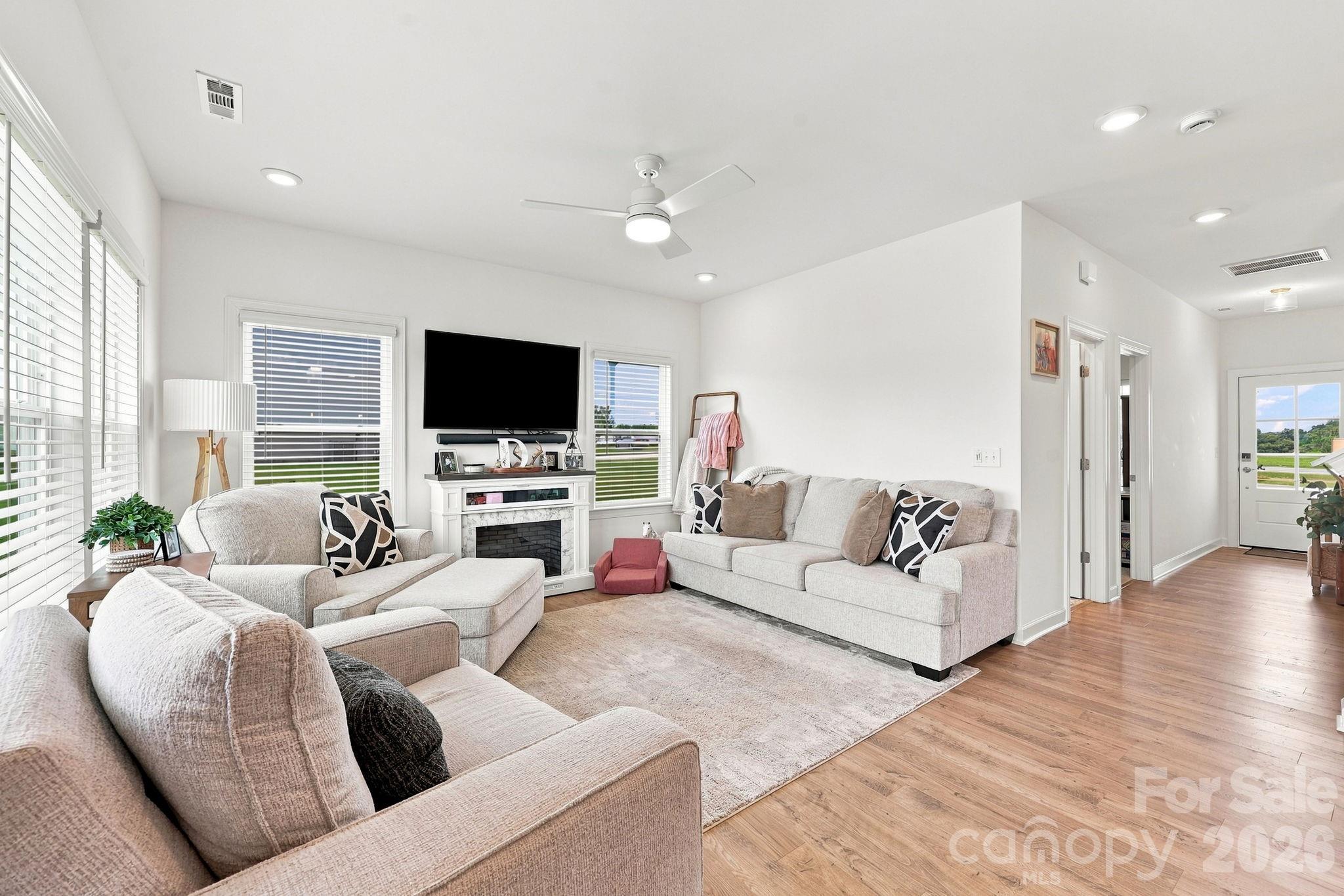 32598 Millingport Road Property Photo 6
