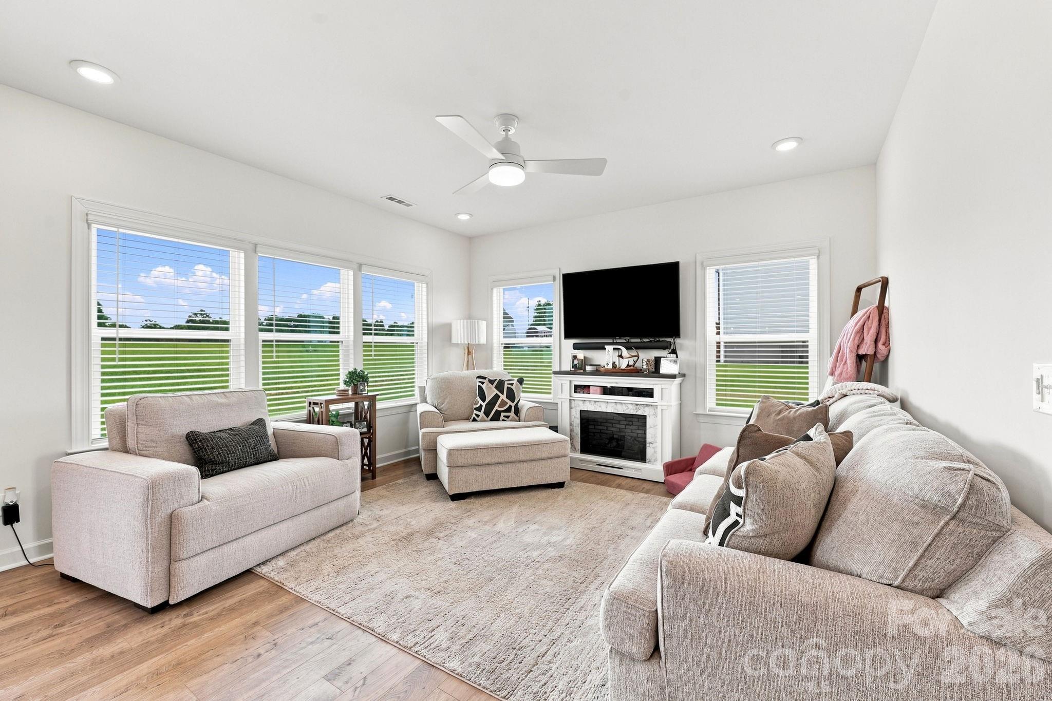 32598 Millingport Road Property Photo 7