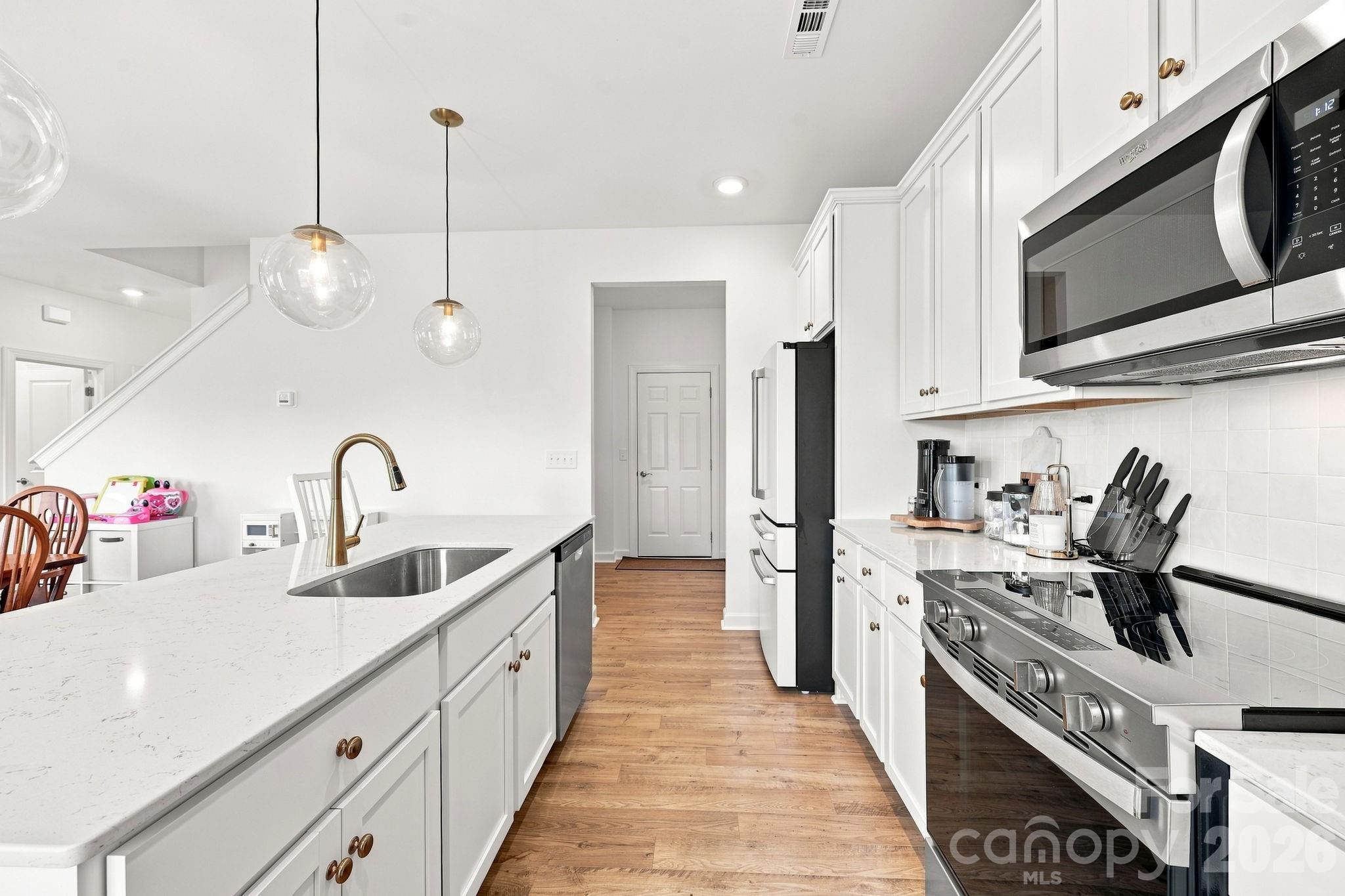 32598 Millingport Road Property Photo 11