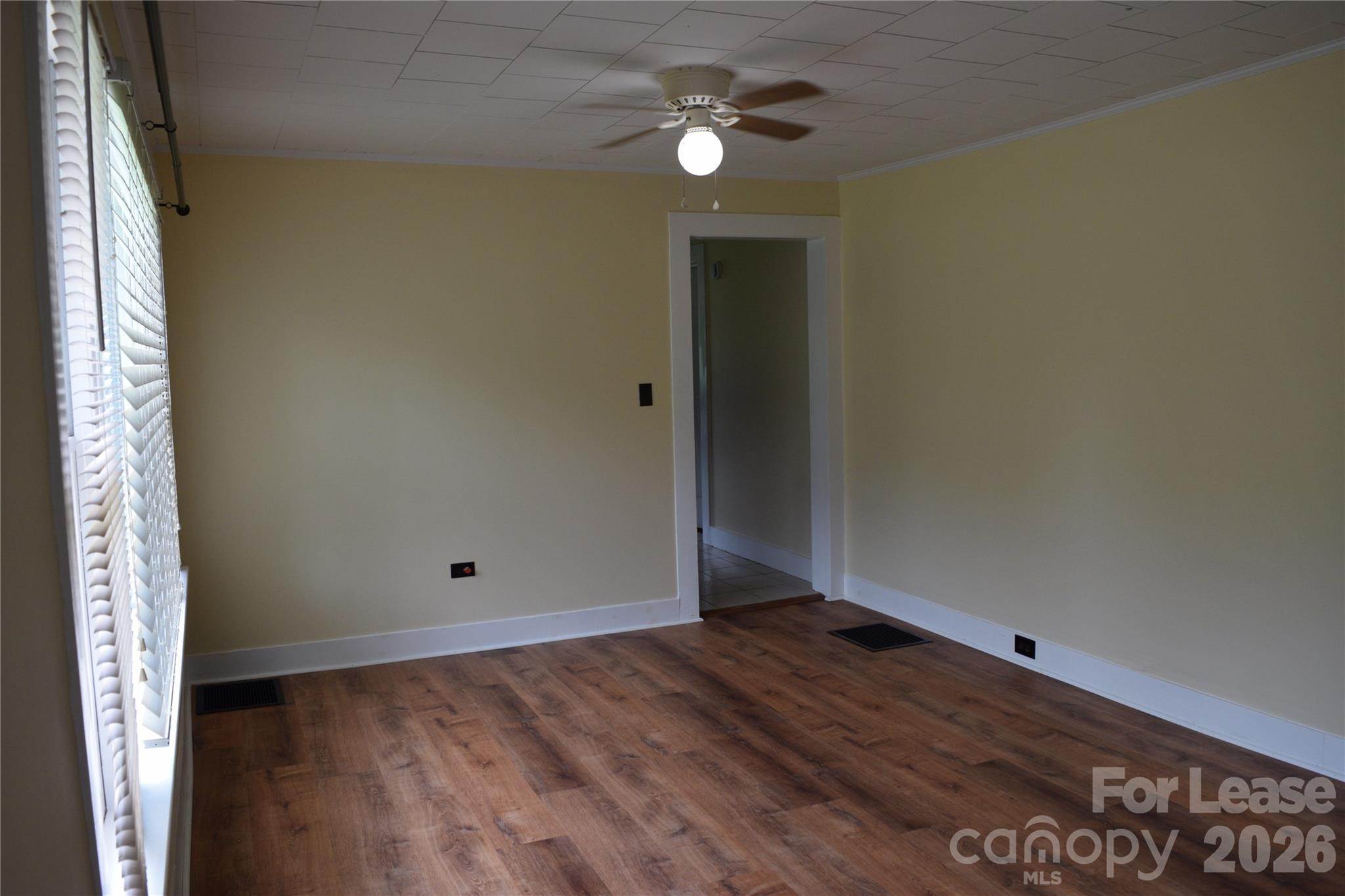 2736 Peachtree Road Property Photo 2
