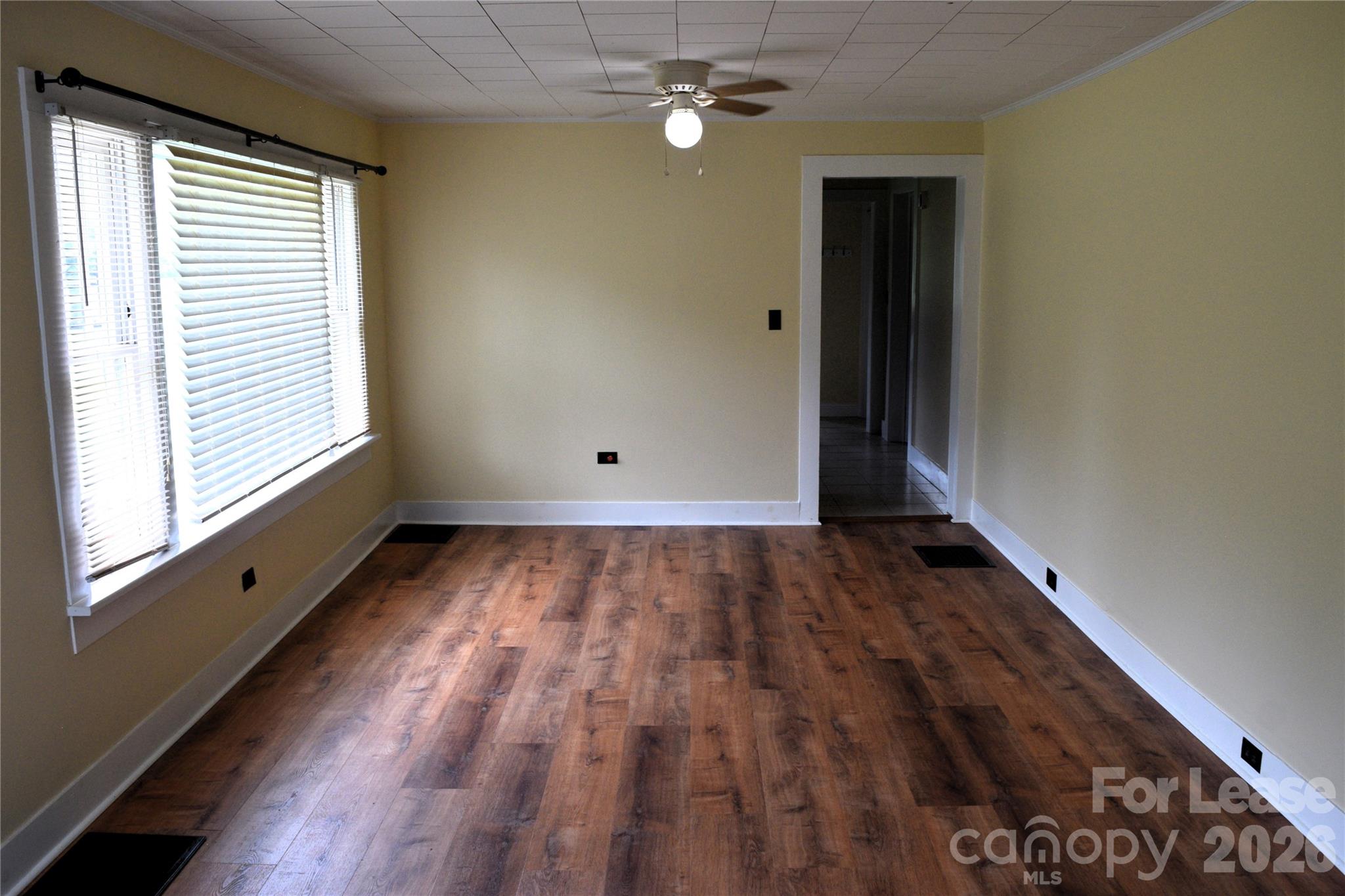2736 Peachtree Road Property Photo 3