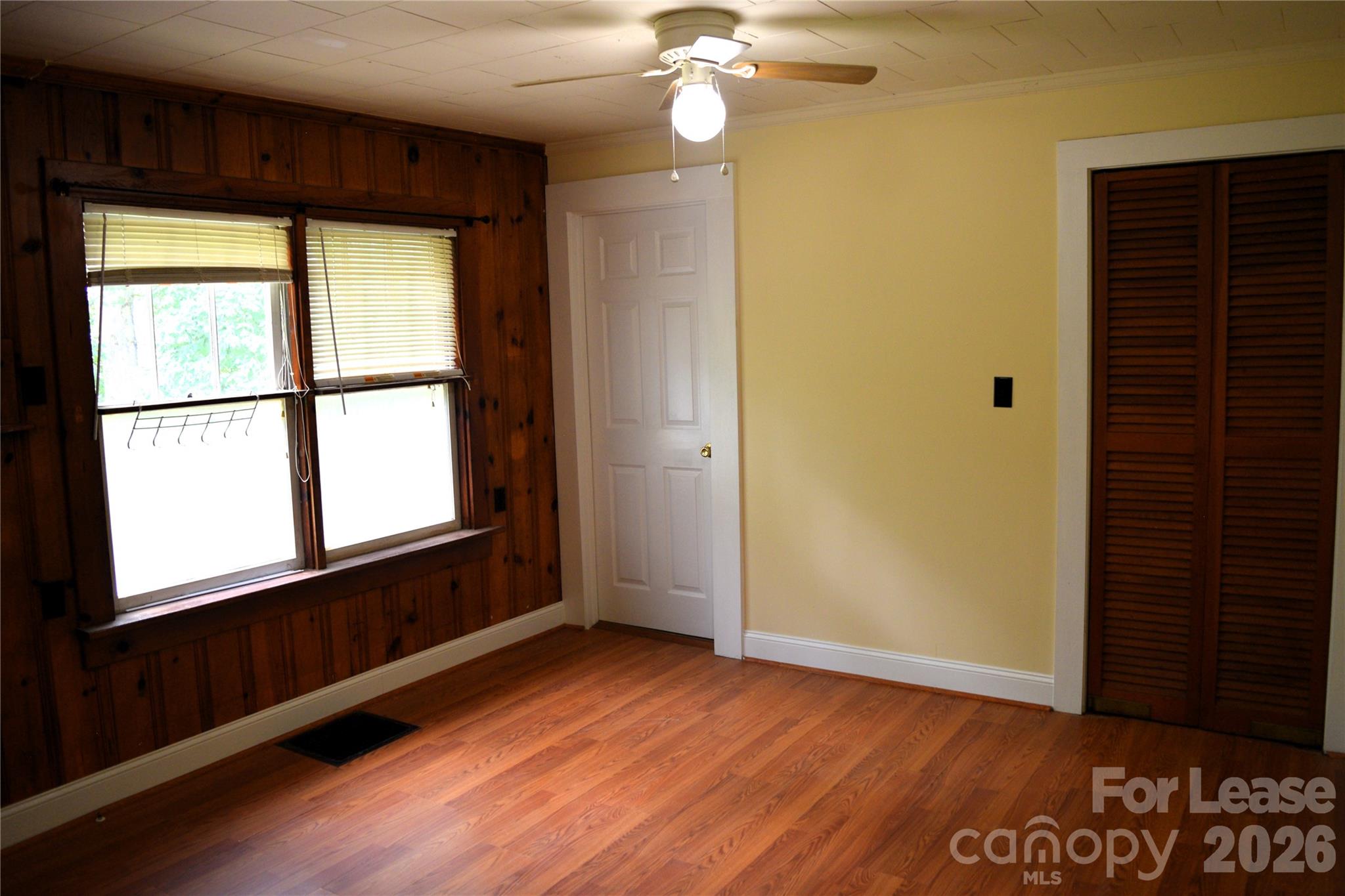 2736 Peachtree Road Property Photo 9