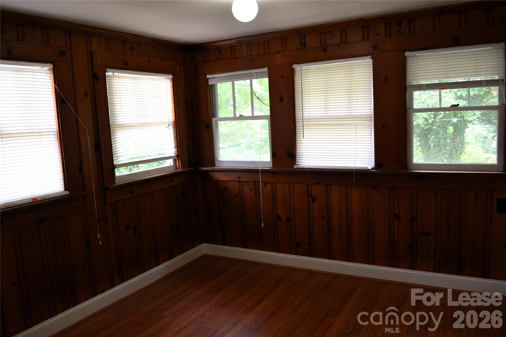 2736 Peachtree Road Property Photo 11