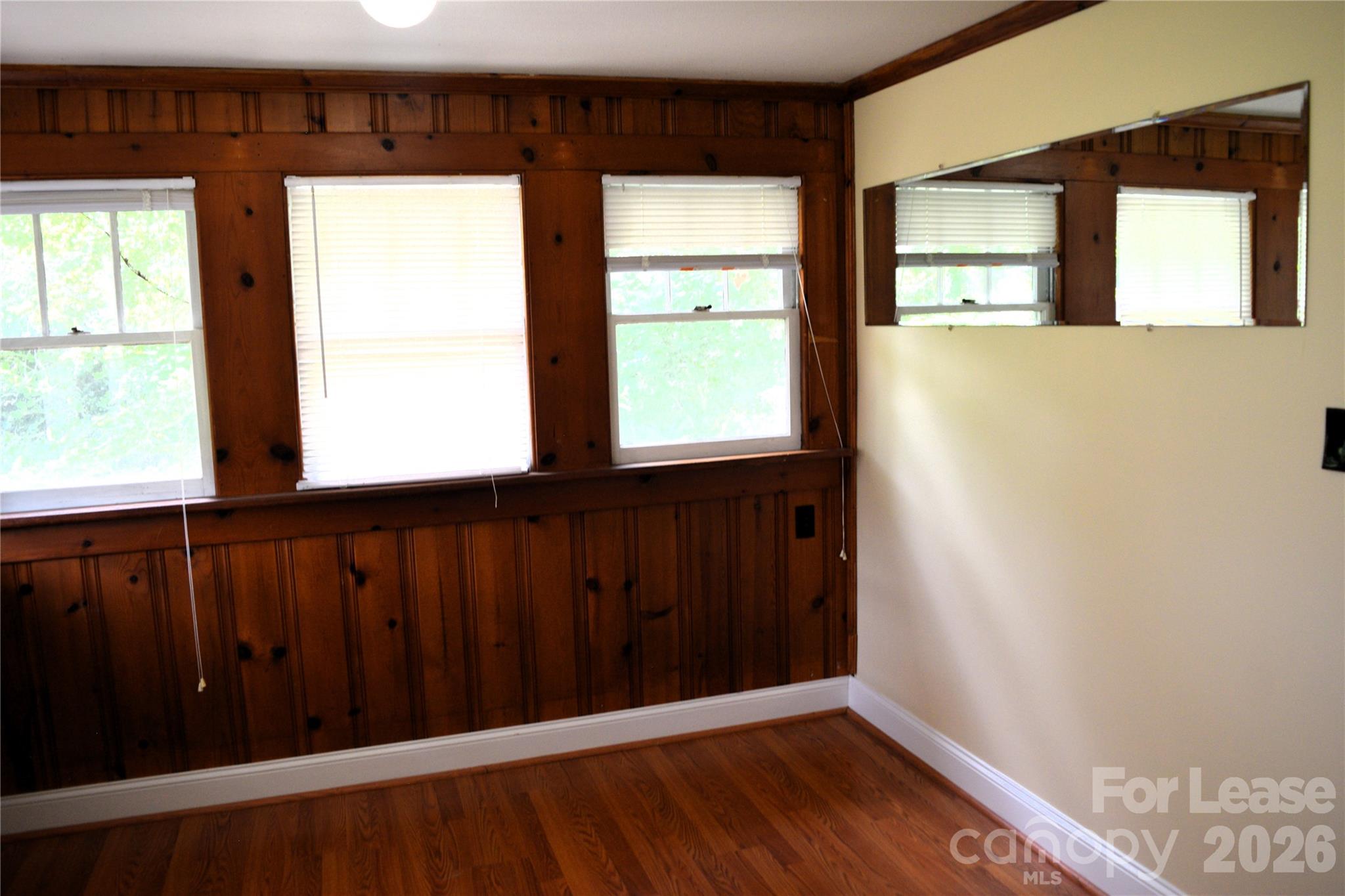 2736 Peachtree Road Property Photo 12