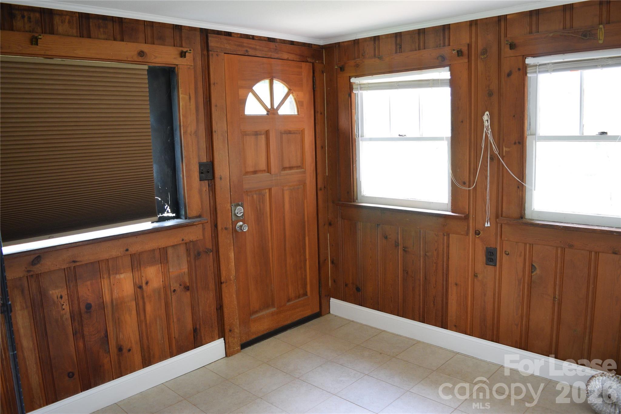 2736 Peachtree Road Property Photo 13