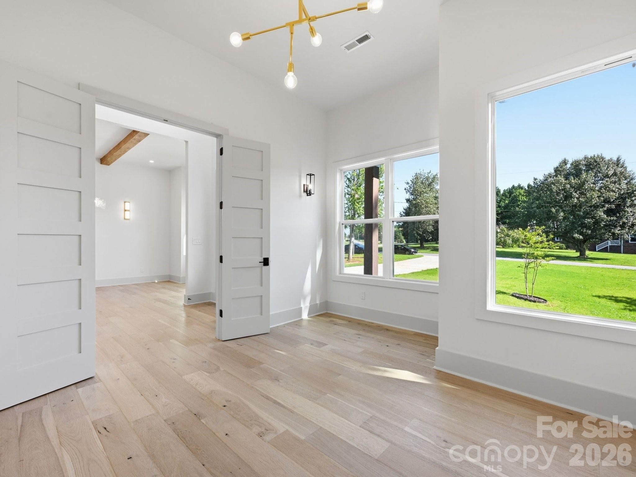 124 Clipper Lane Property Photo 5