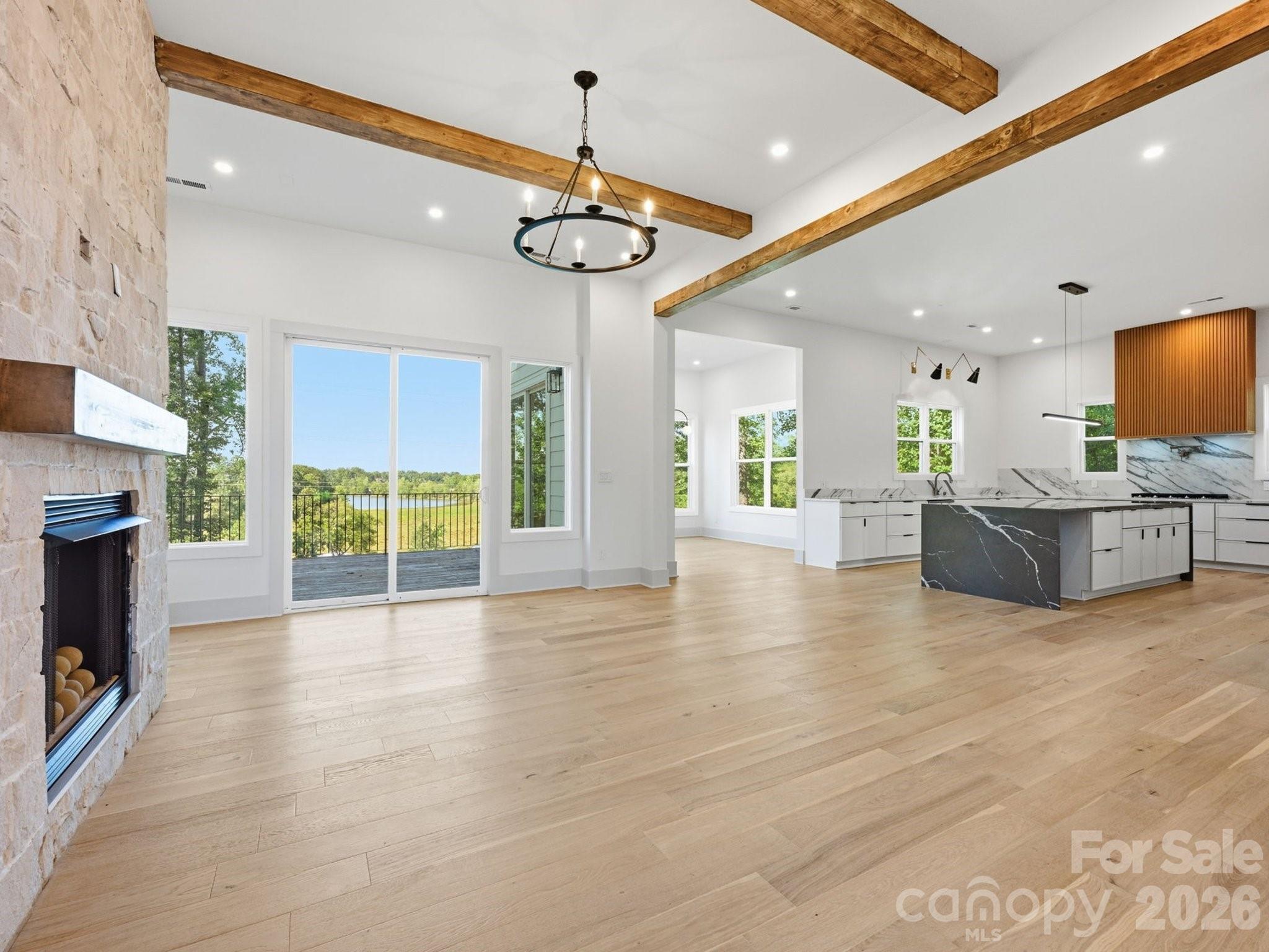 124 Clipper Lane Property Photo 6